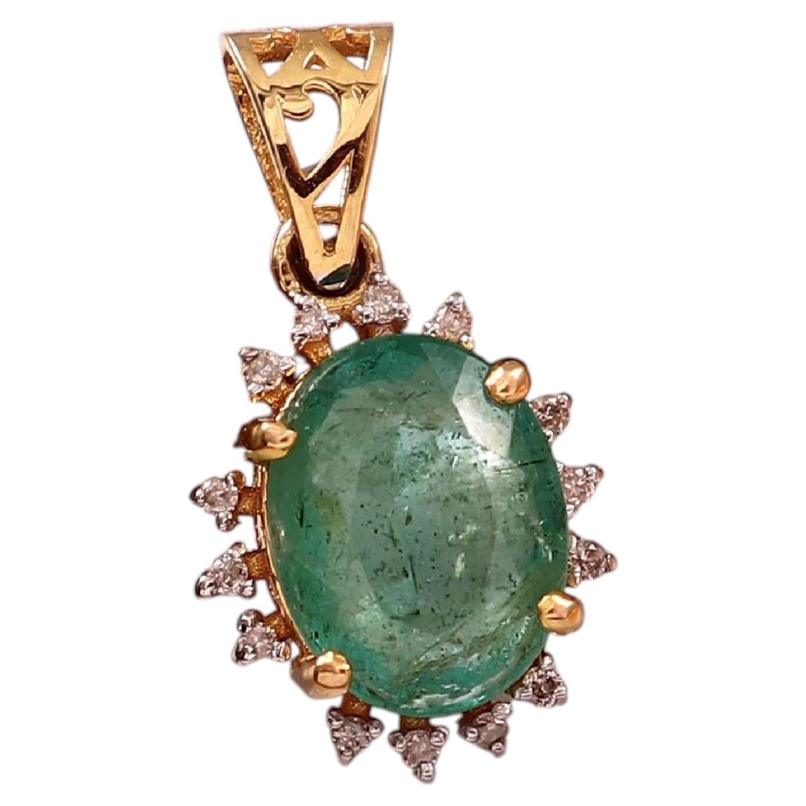 Handmade One of its kind Excellent Diamond Real Emerald solid 18K Gold pendant For Sale