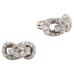 Bague ruban diamantée Art Deco, Circa 1930, 6 diamants ronds, taille 3.5