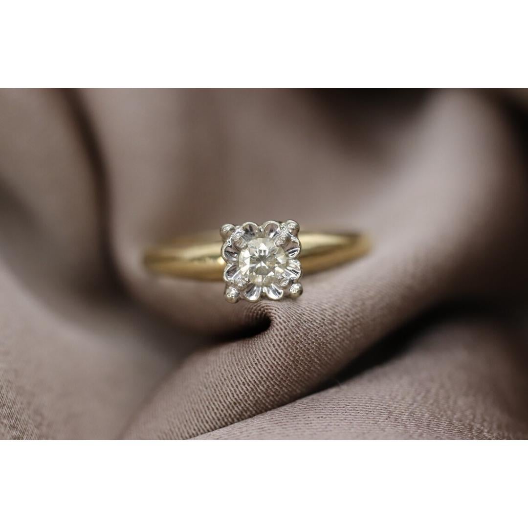 Art Deco Diamantring. 14k Gelb- und Weißgold Quadrat Tabelle. (Rundschliff) im Angebot