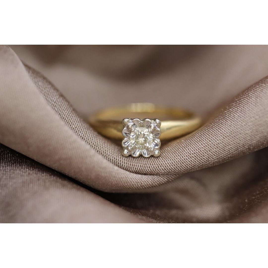 Art Deco Diamantring. 14k Gelb- und Weißgold Quadrat Tabelle. im Angebot 3