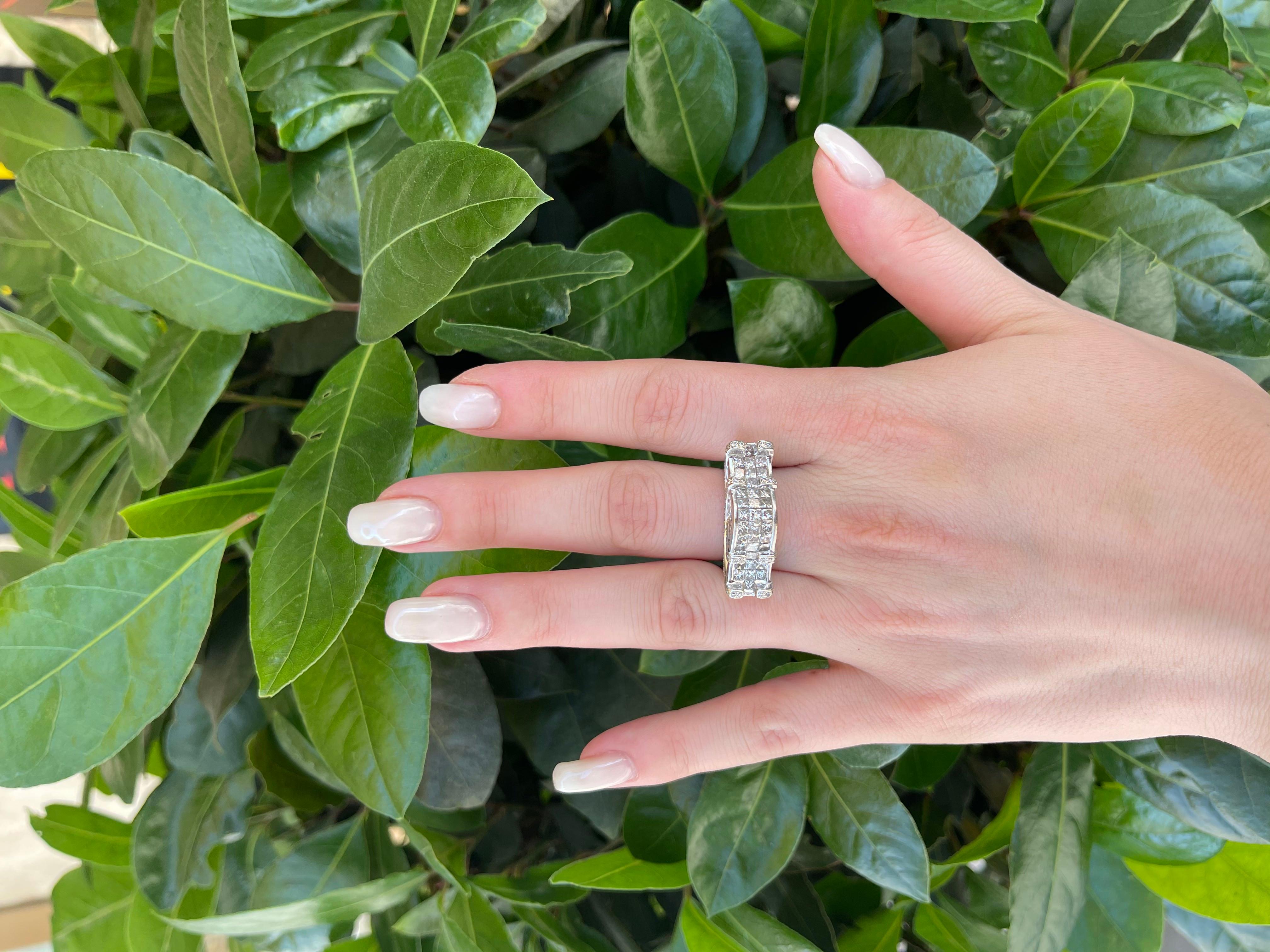 Women's Art Deco Style Diamond Ring 18 Karat White Gold For Sale