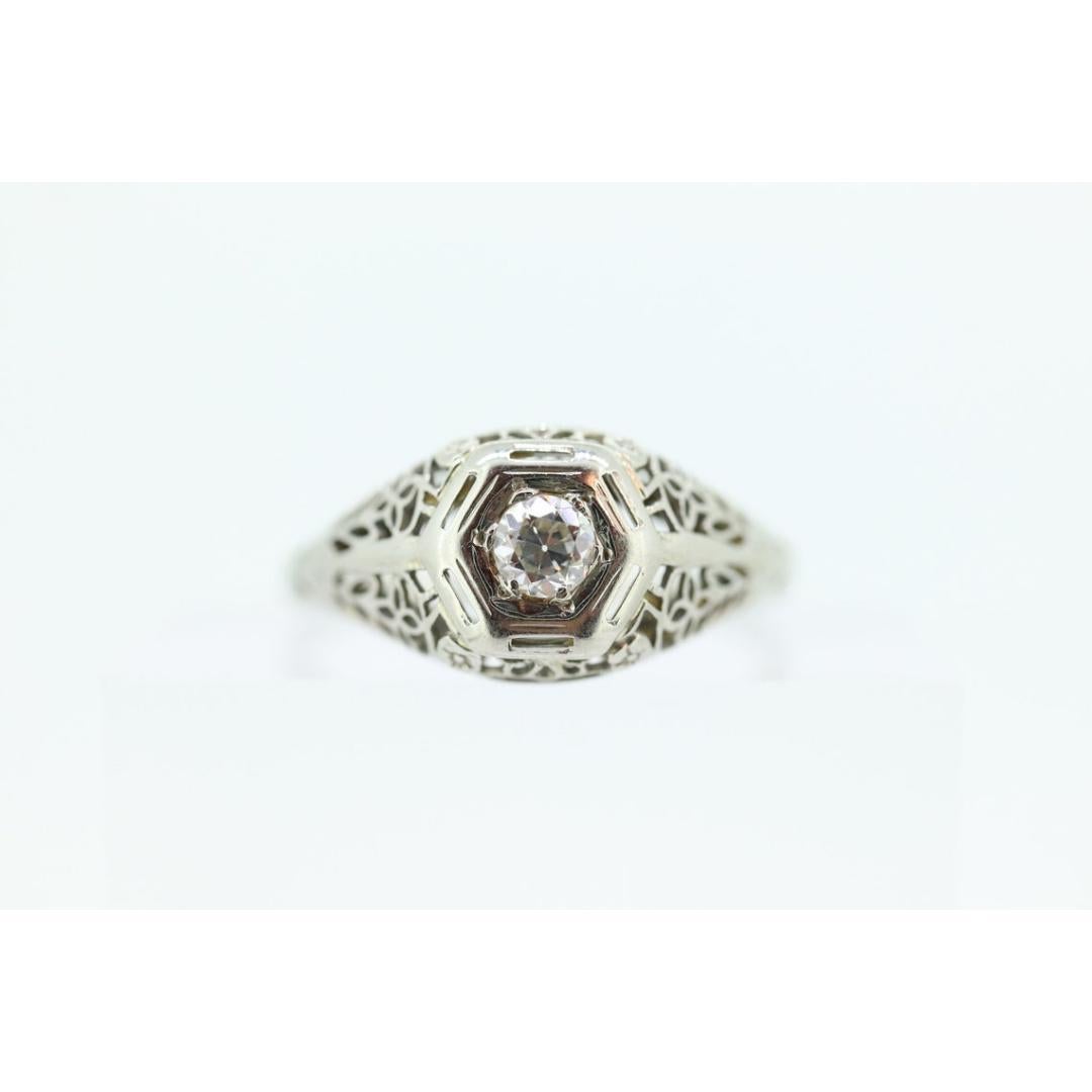 Round Cut Art Deco Diamond ring. 18k White Gold Filigree Engagement Ring.