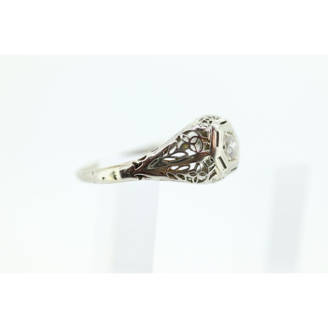 Women's or Men's Art Deco Diamond ring. 18k White Gold Filigree Engagement Ring.