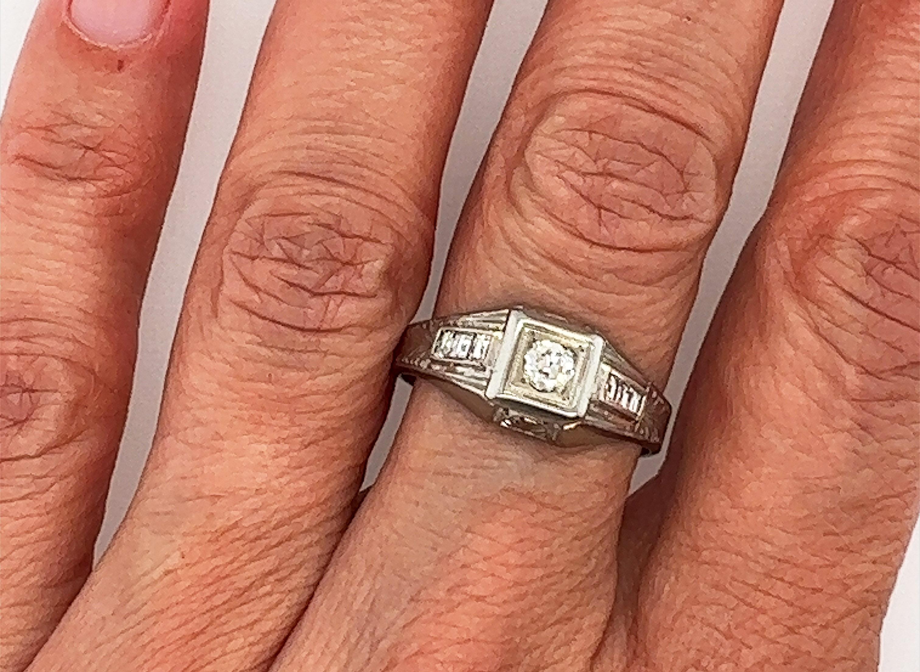 Art Deco Diamond Ring .30ct F-G/VS Asscher Cut Side Diamonds 14k Original 1920s In Excellent Condition For Sale In Dearborn, MI