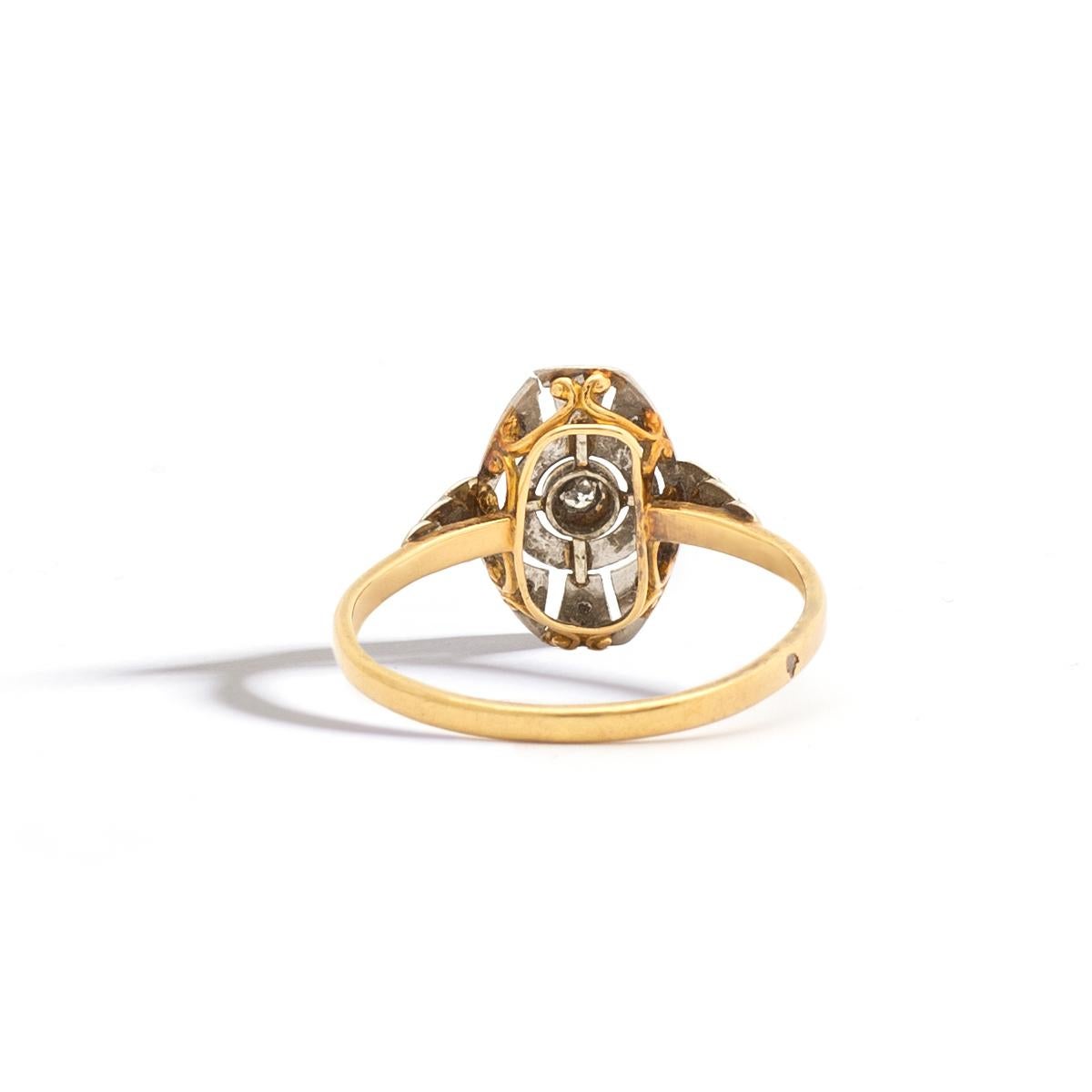 Art Deco Diamond Ring In Excellent Condition For Sale In Geneva, CH