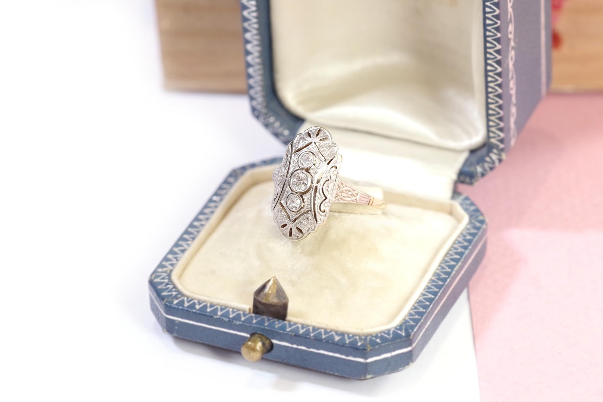 Women's Art Deco diamond ring in 14k gold For Sale
