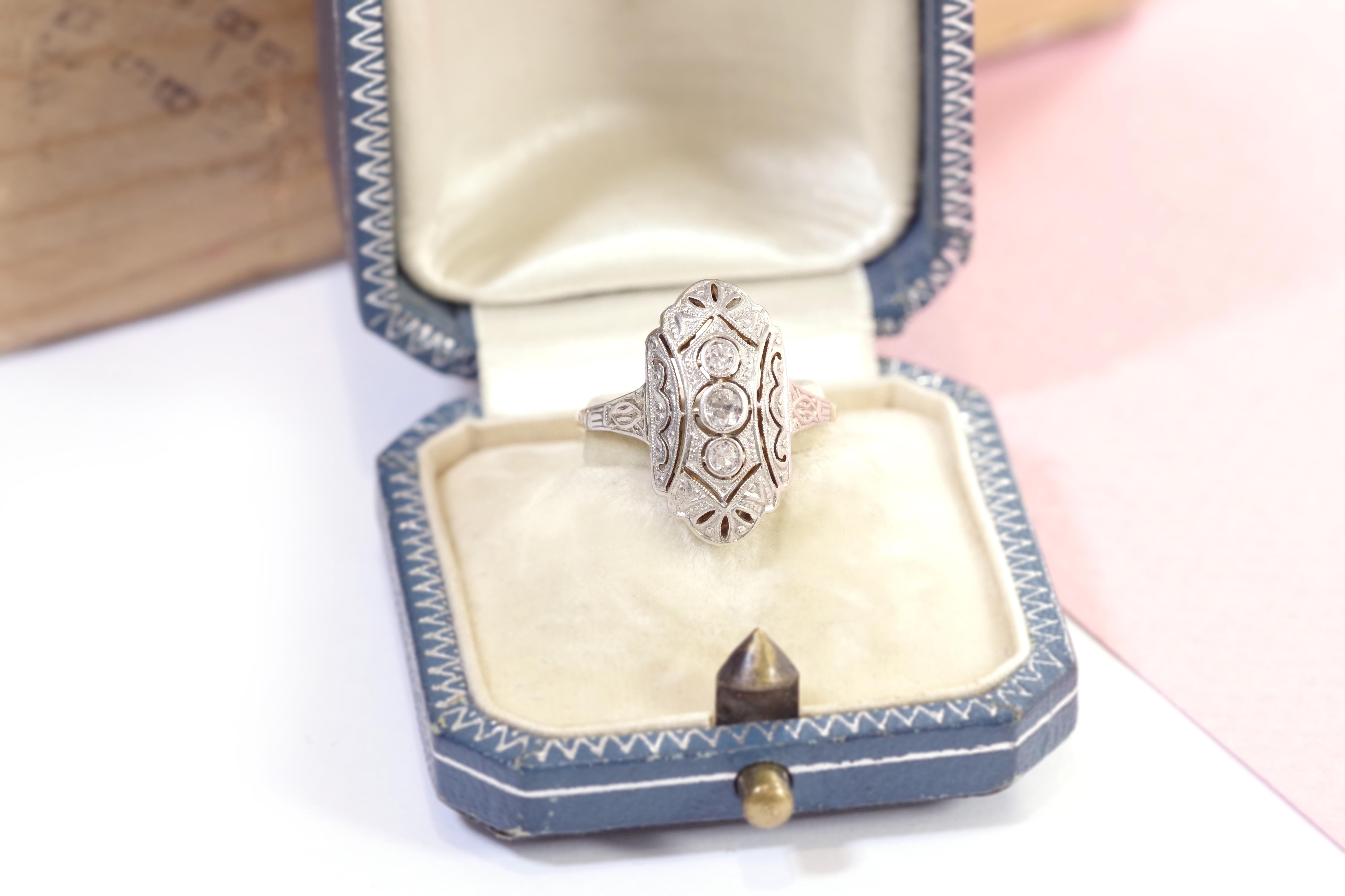 Art Deco diamond ring in 14k gold For Sale 1