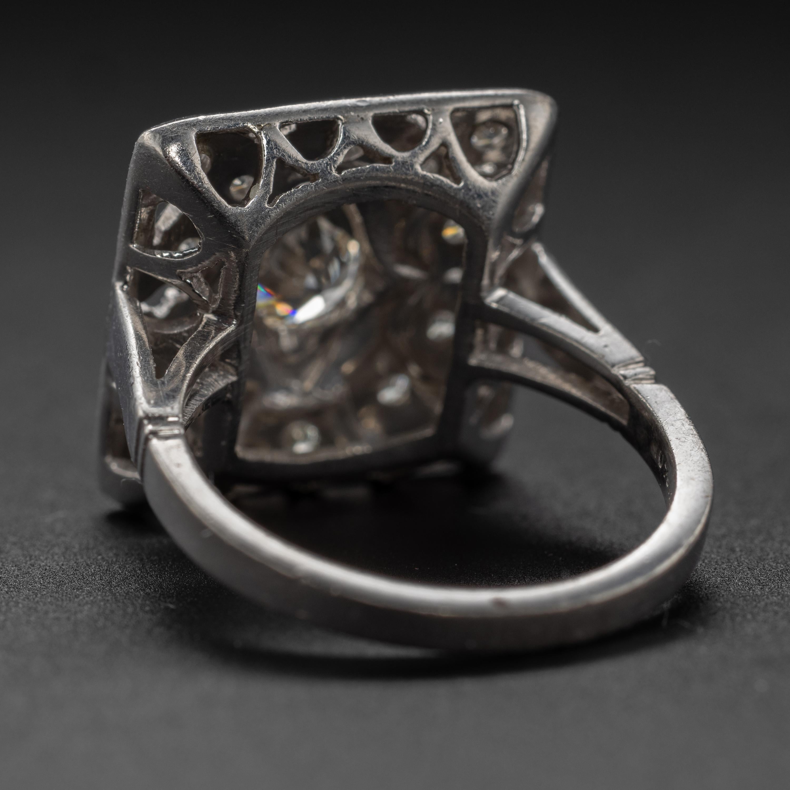 Art Deco Diamond Ring in Platinum Unisex 2