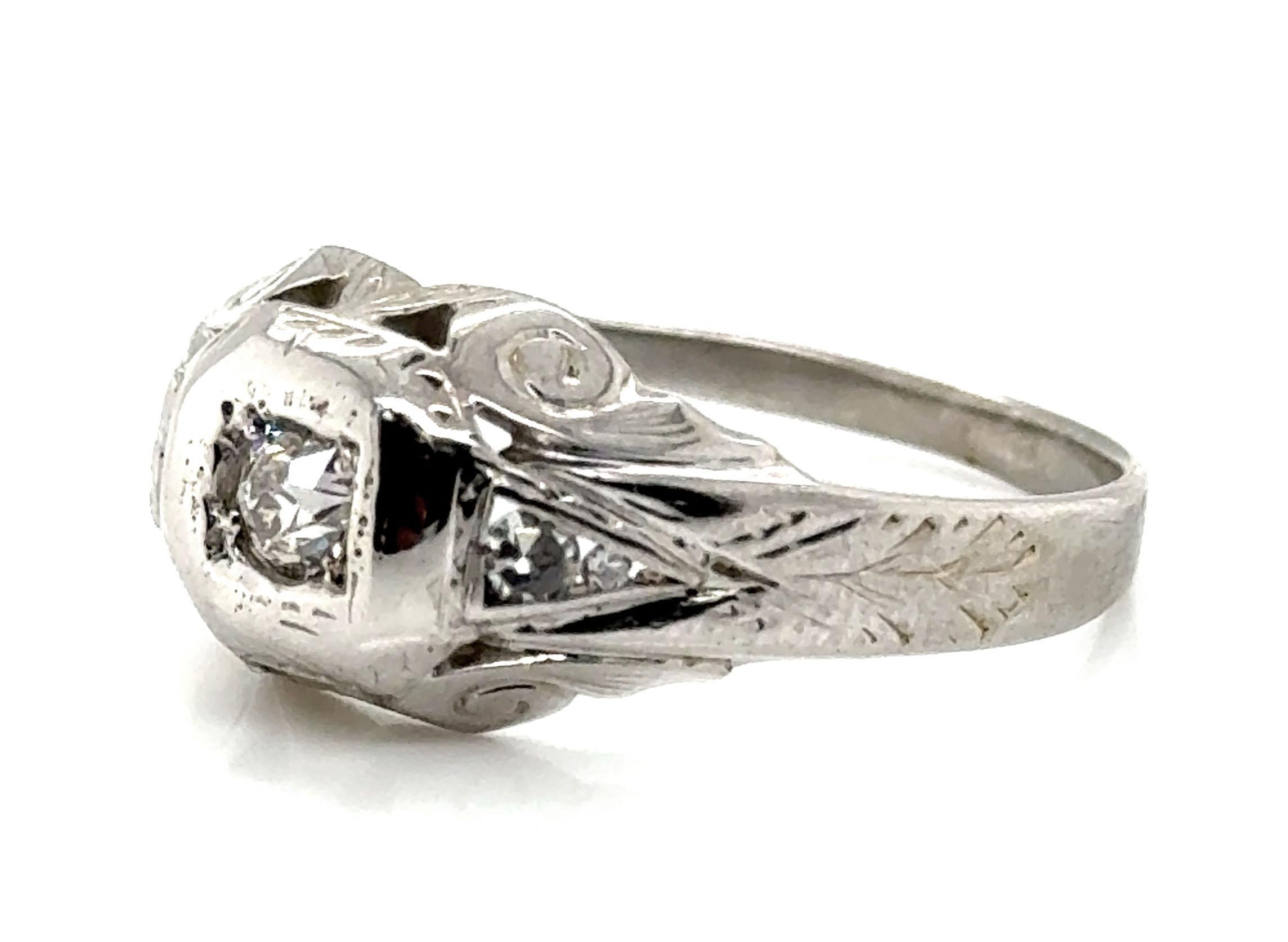 Echte Original-Antike aus den 1920er Jahren Herren Verlobungsring .36ct Old European Cut Diamond White Gold 


Ausgestattet mit einem echten .23ct H VS Natural Mined Old European Cut Diamond Center

Der Ring der Gebrüder Belais, der erste Juwelier