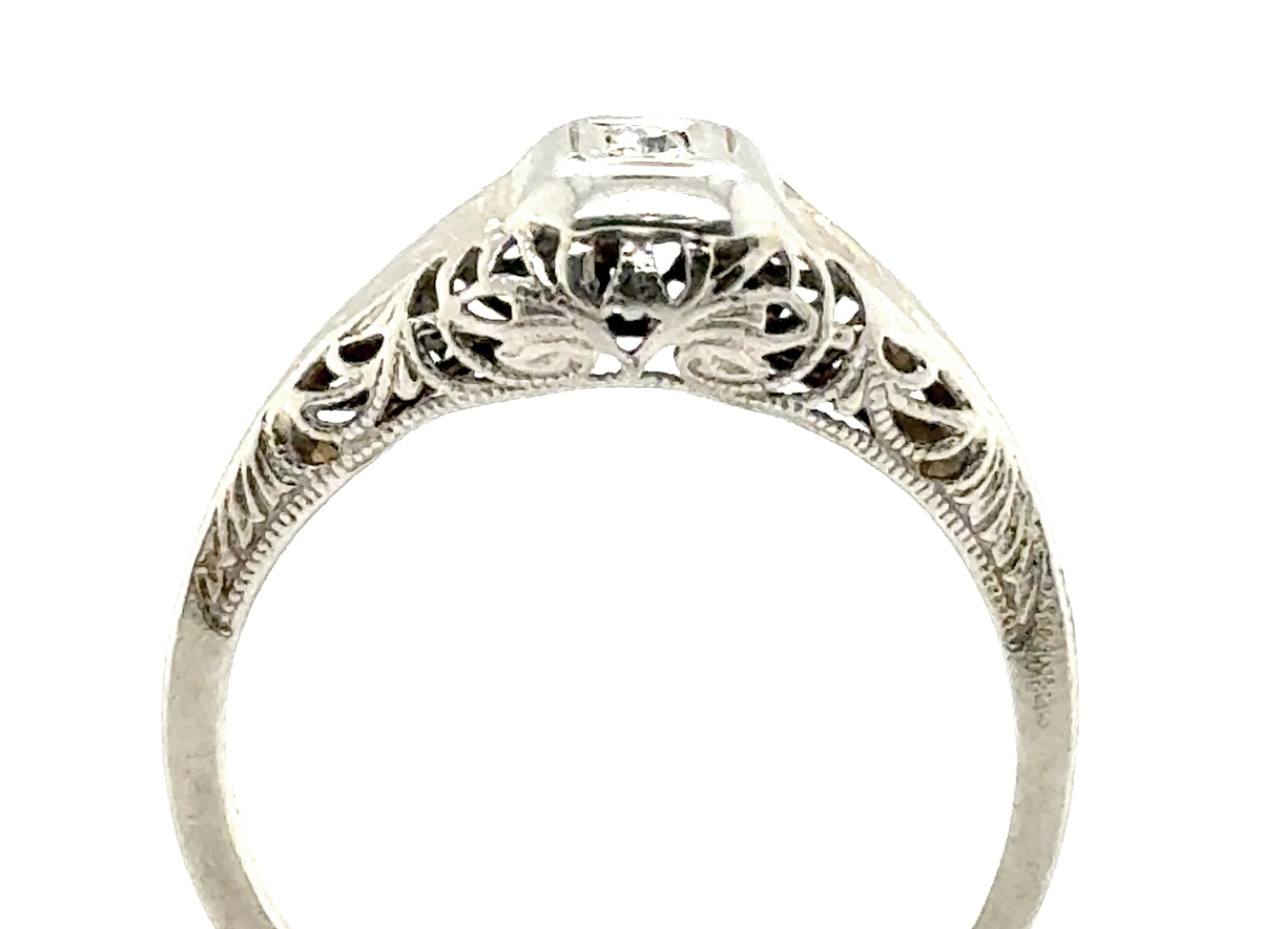 Genuino Original Antiguo de 1920 Art Deco Anillo de Diamantes Antiguo Corte Mina Vintage 18K Oro Blanco


Presenta un auténtico diamante antiguo de talla antigua extraído de minas naturales

Grabado y perforado a mano 

Diseño clásico de solitario