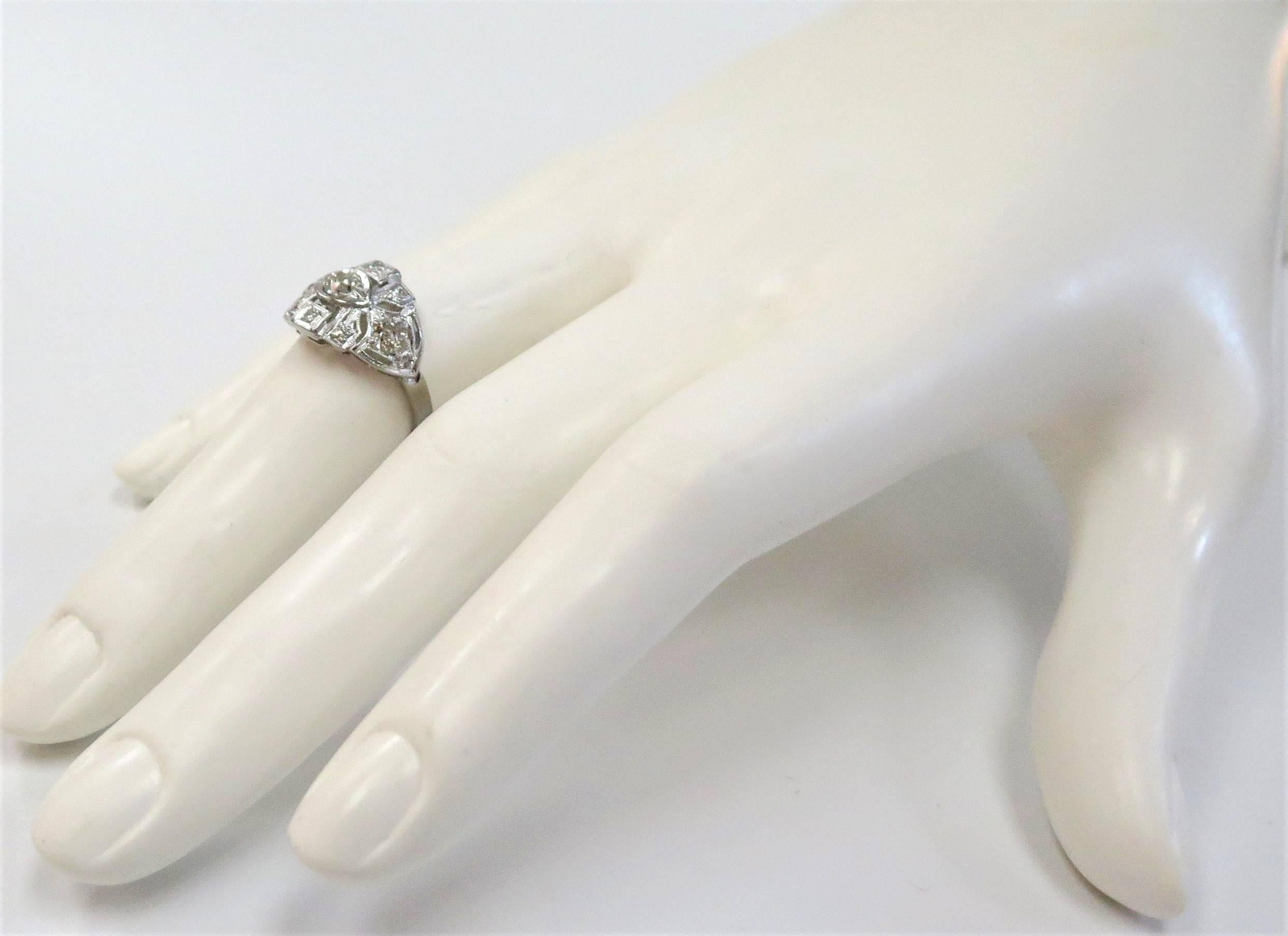 Art Deco Diamond Ring or Platinum 6