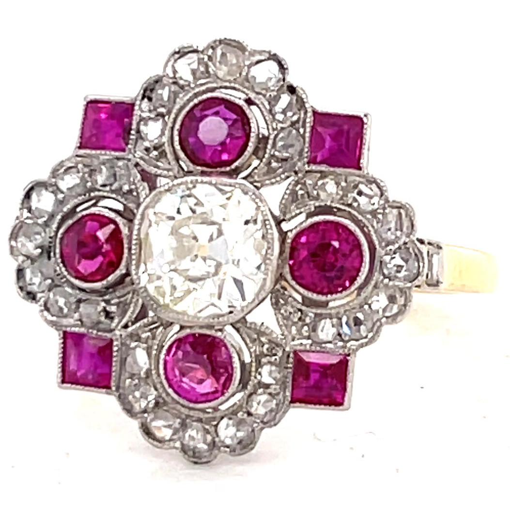 Art Deco Diamond Ruby 18 Karat Yellow Gold Ring In Excellent Condition In Beverly Hills, CA
