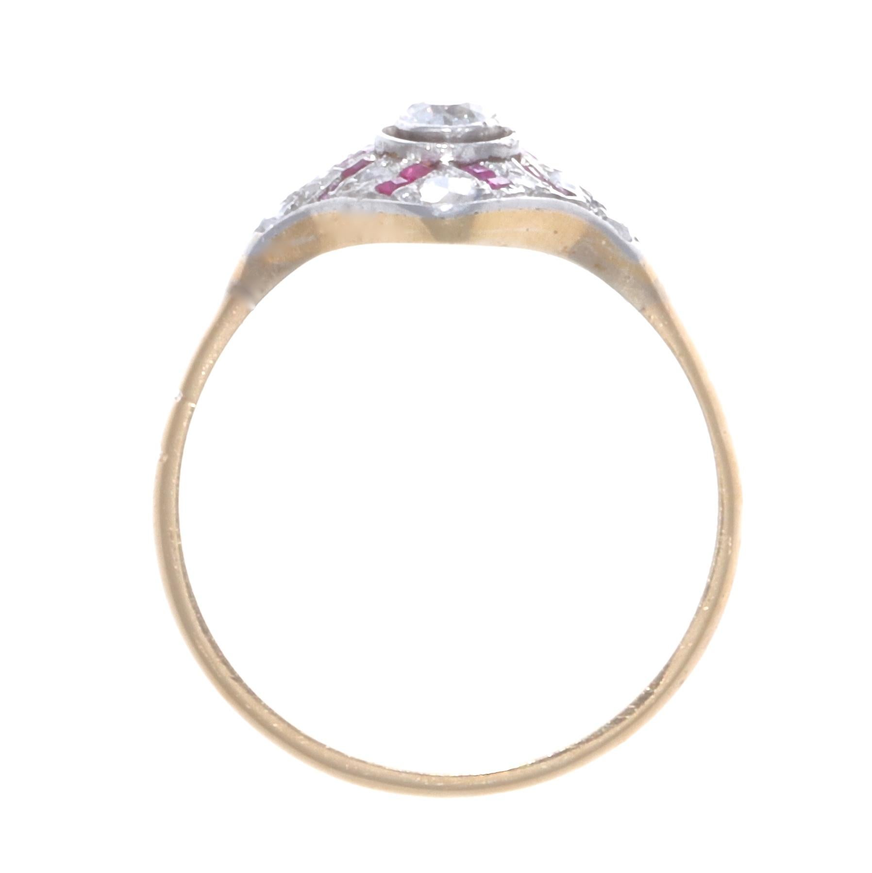 Art Deco Diamond Ruby 18 Karat Gold Ring In Good Condition In Beverly Hills, CA