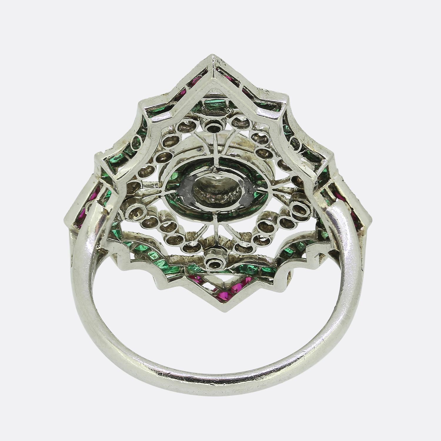 Art Deco Diamond Ruby and Emerald Dress Ring In Good Condition For Sale In London, GB