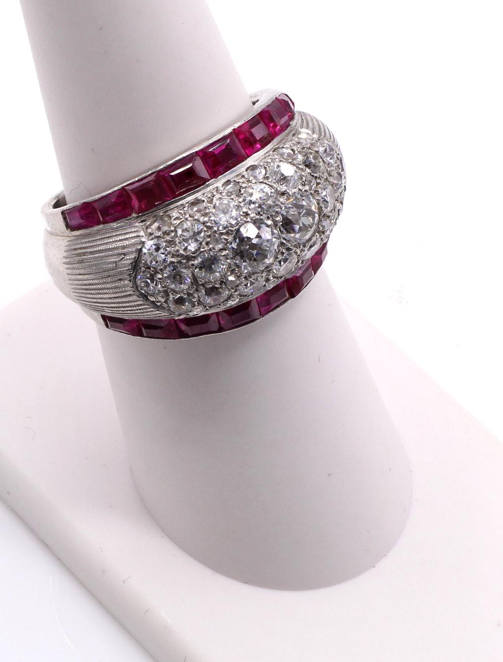 Bague Art déco en platine, diamants et rubis Bon état - En vente à New York, NY