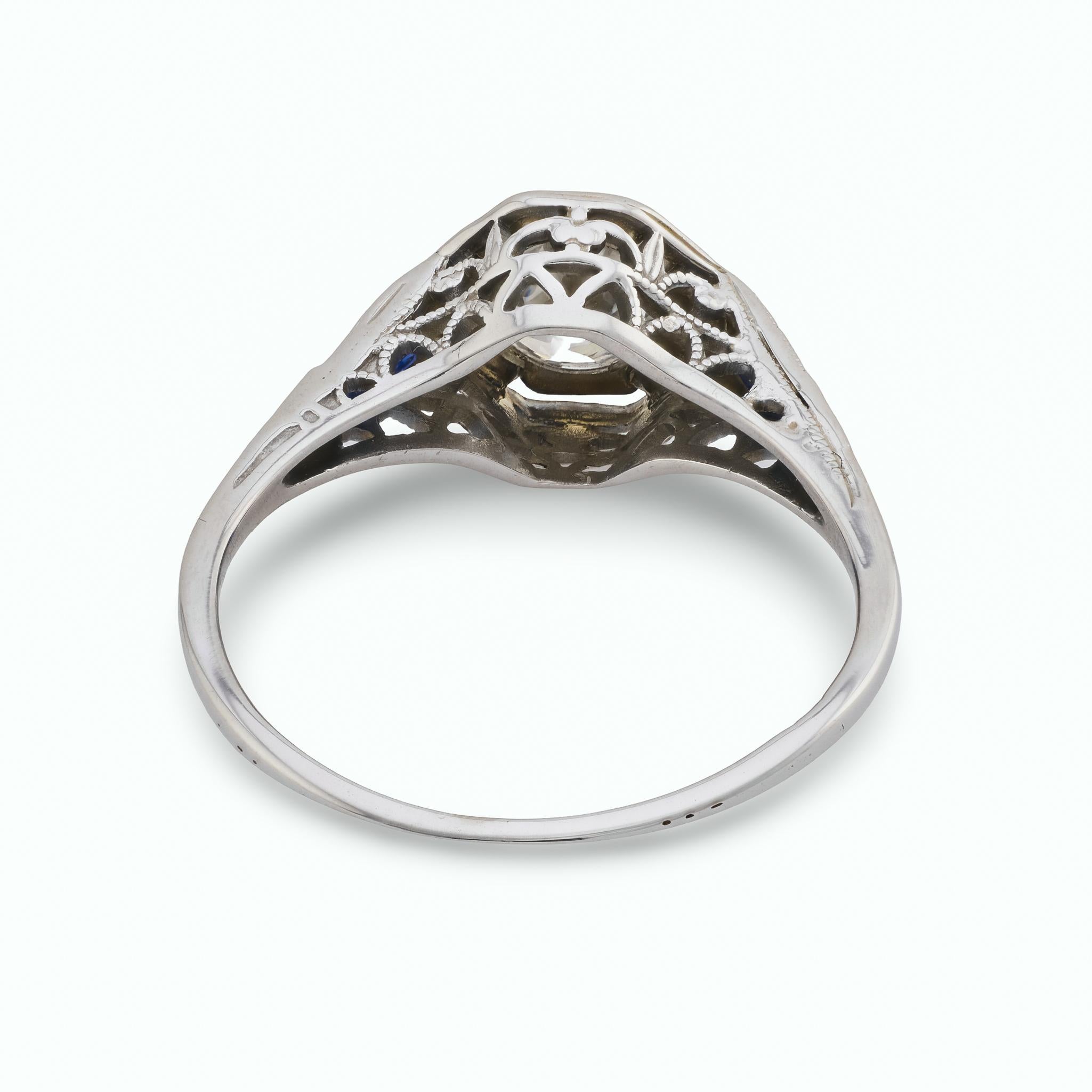 Anello di fidanzamento Art Deco con diamante e zaffiro in oro bianco 18 carati in vendita 1