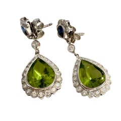 Orecchini Art Deco con diamanti, zaffiri e peridoto in platino 950