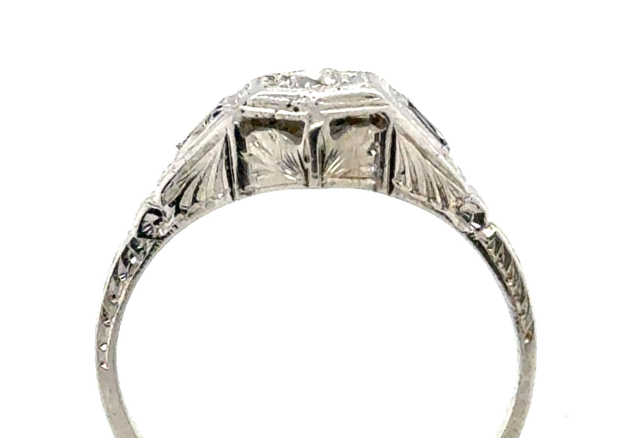 Echtes Original Art Deco Antik aus 1930er Jahren Diamant Französisch Cut Saphir Verlobungsring .20ct 18K


Mit einem atemberaubenden .10ct D-F/VVS Echte Old European Cut Natural Mined Diamond Center

Saphire im französischen Schliff auf beiden