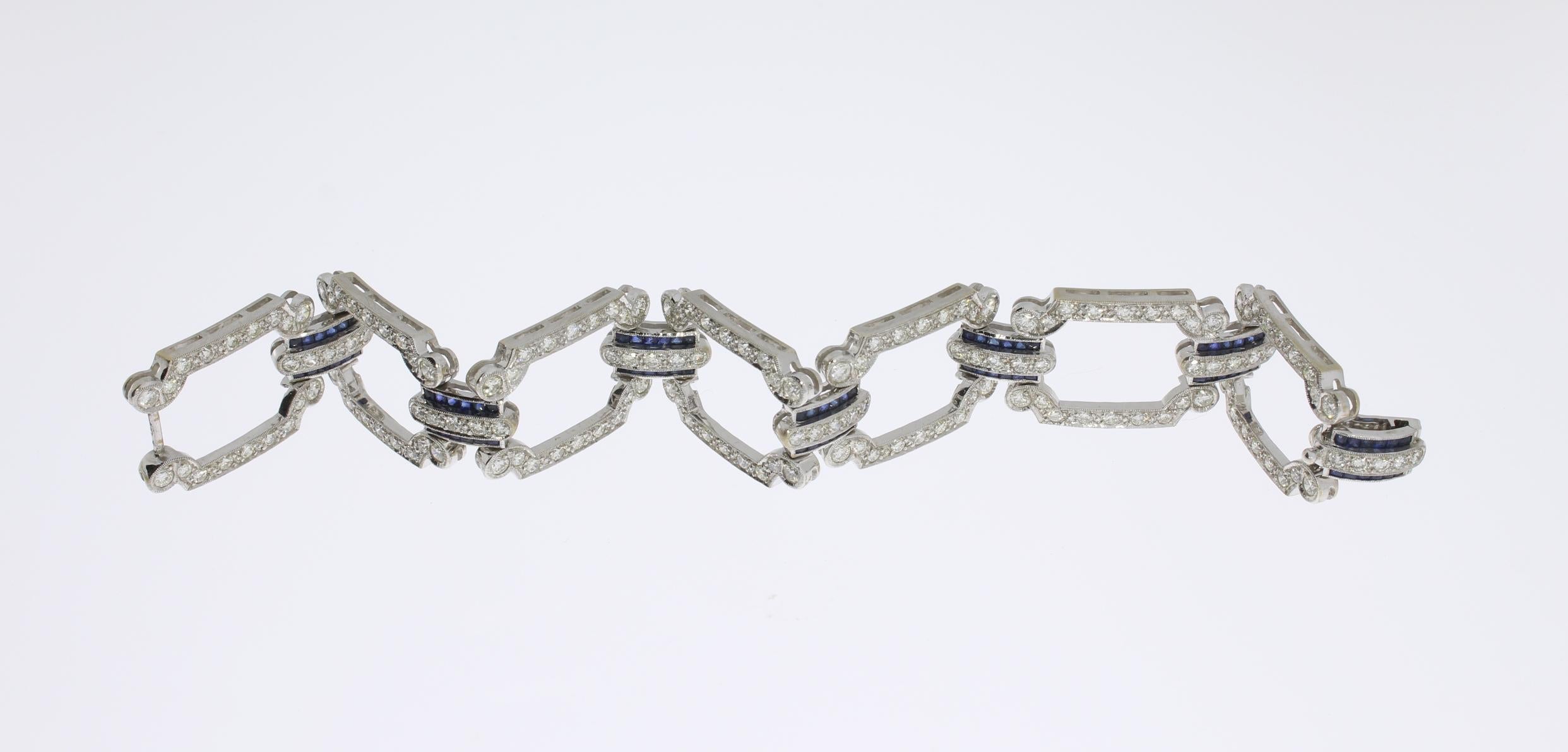 Art Deco Diamond Sapphire Gold Link Bracelet In Excellent Condition For Sale In Berlin, DE