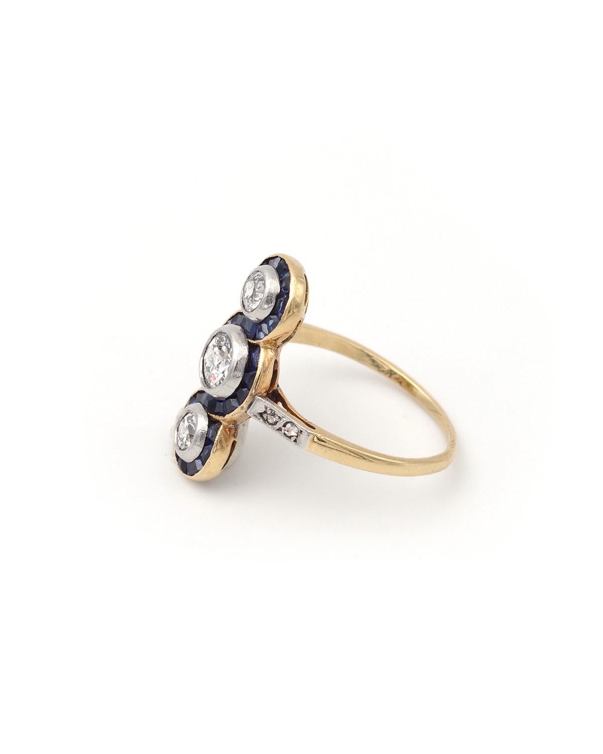Art Déco Anello Art Deco con diamante e zaffiro in oro 18 carati e platino, anello Art Deco in vendita