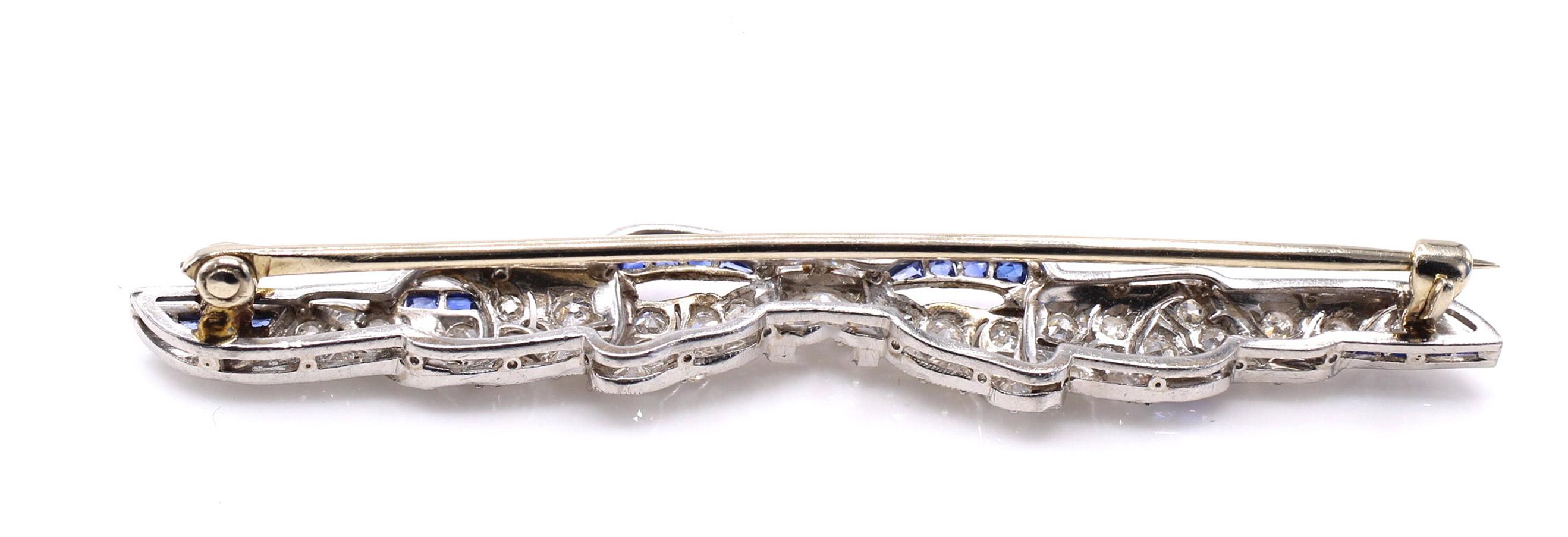Art Deco Diamond Sapphire Platinum Bow Brooch In Excellent Condition For Sale In New York, NY