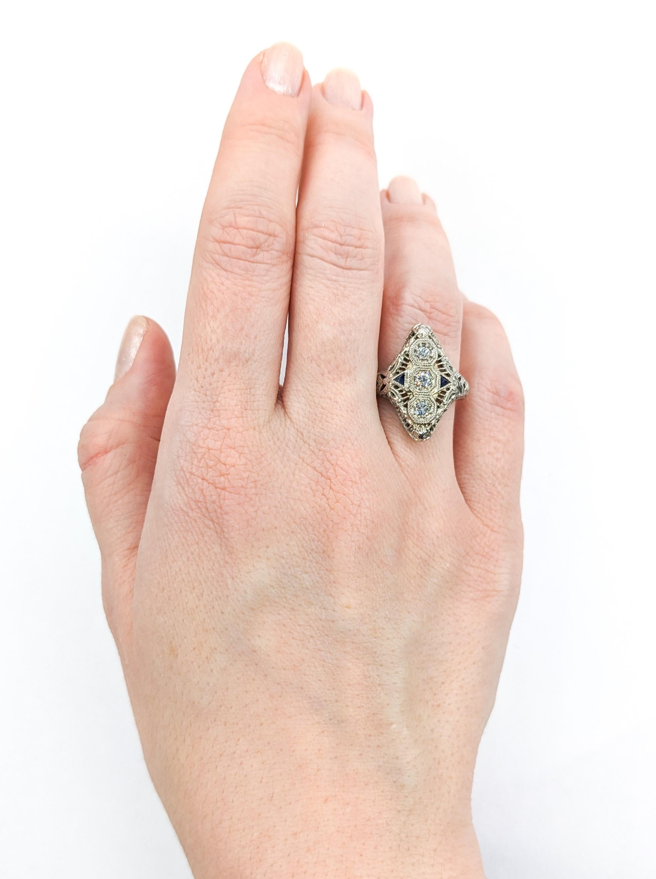 Art Deco Diamant & Saphir Ring in Weißgold (Art déco) im Angebot