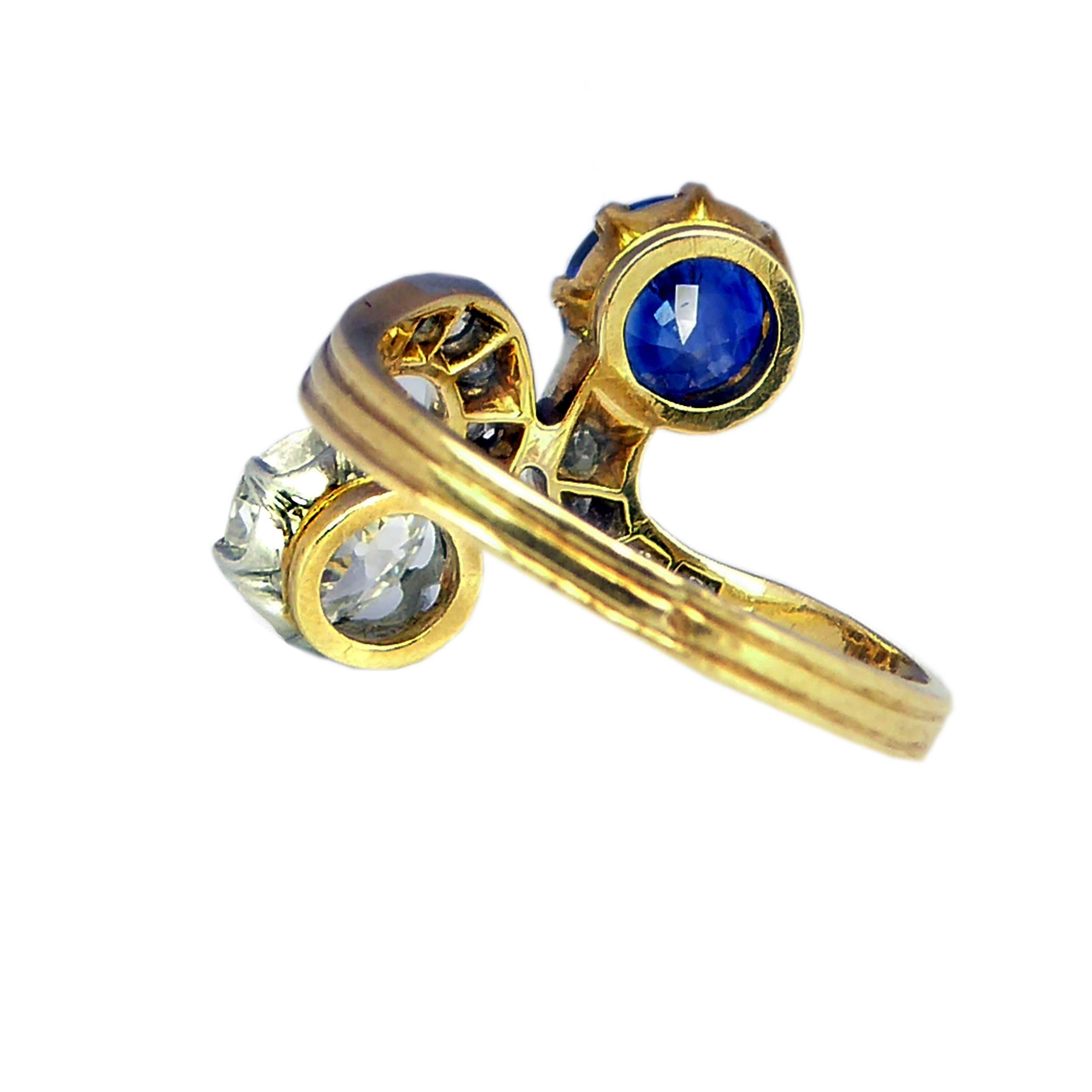 Art Deco Diamond Sapphire Ring, Toi et Moi, 18 Carat Gold, circa 1920s 2