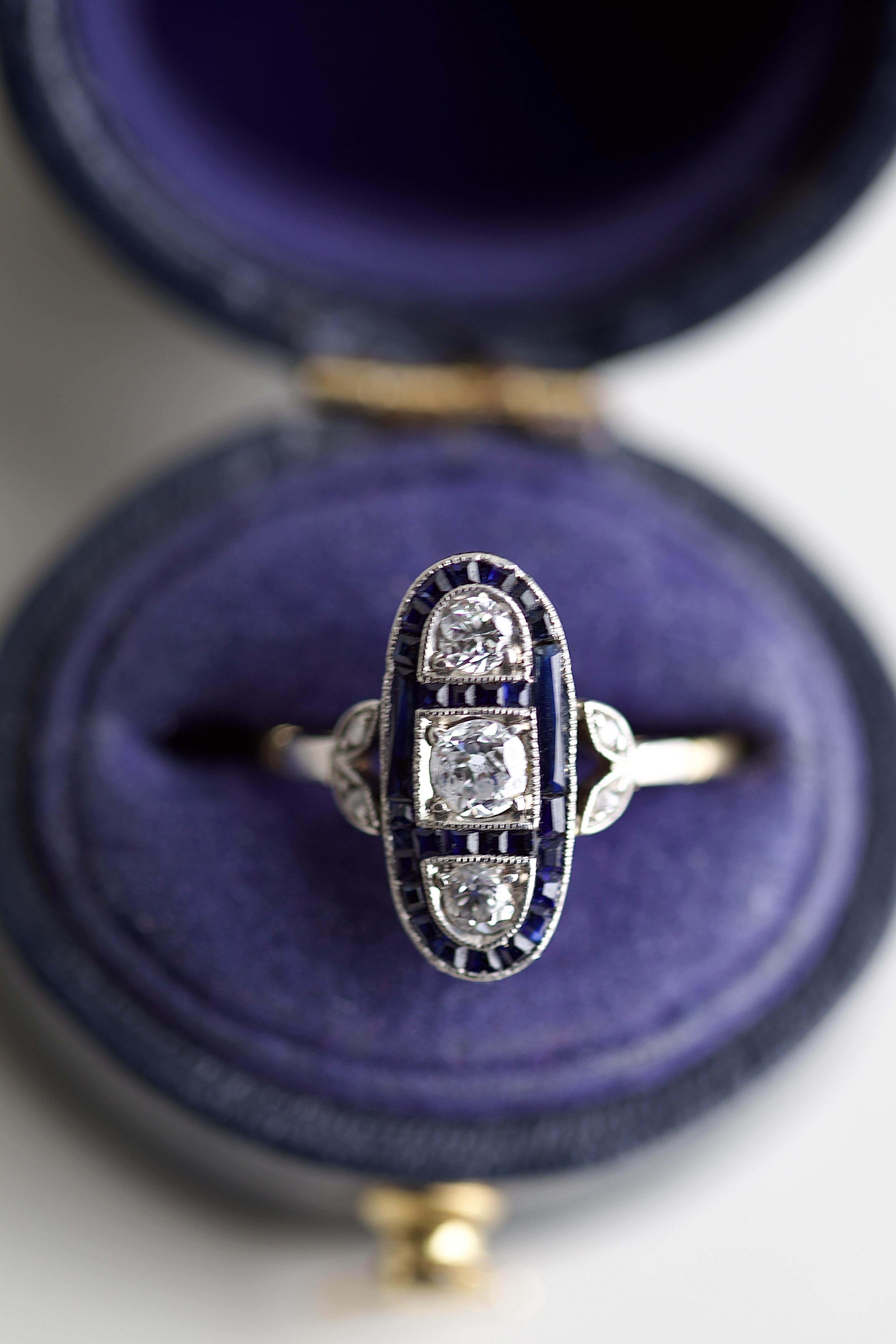 Art Deco Diamond Sapphire Yellow Gold & Platinum Ring In Excellent Condition For Sale In Beverly Hills, CA