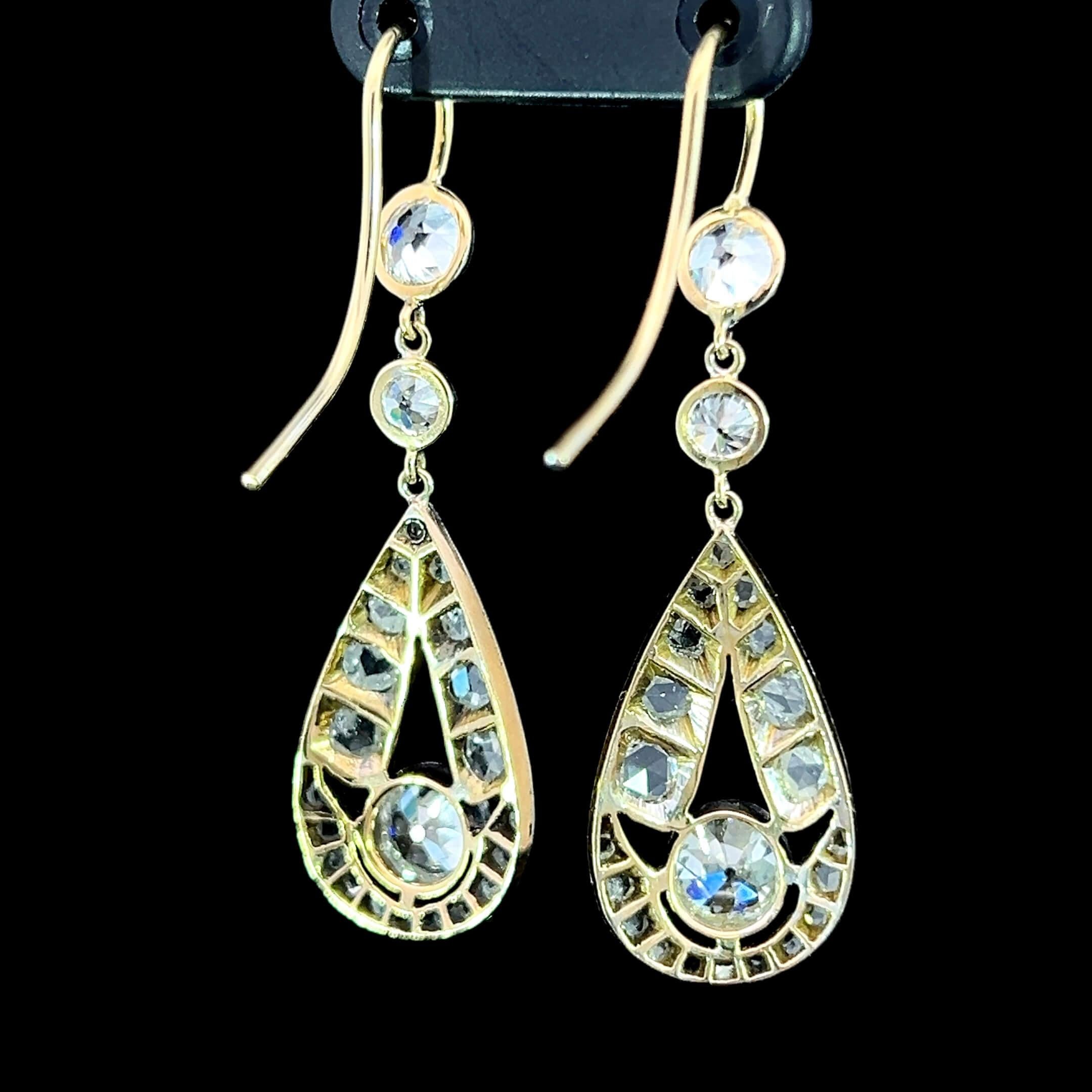 Taglio misto Orecchini a goccia Art Deco con diamanti incastonati CIRCA 1920 in vendita