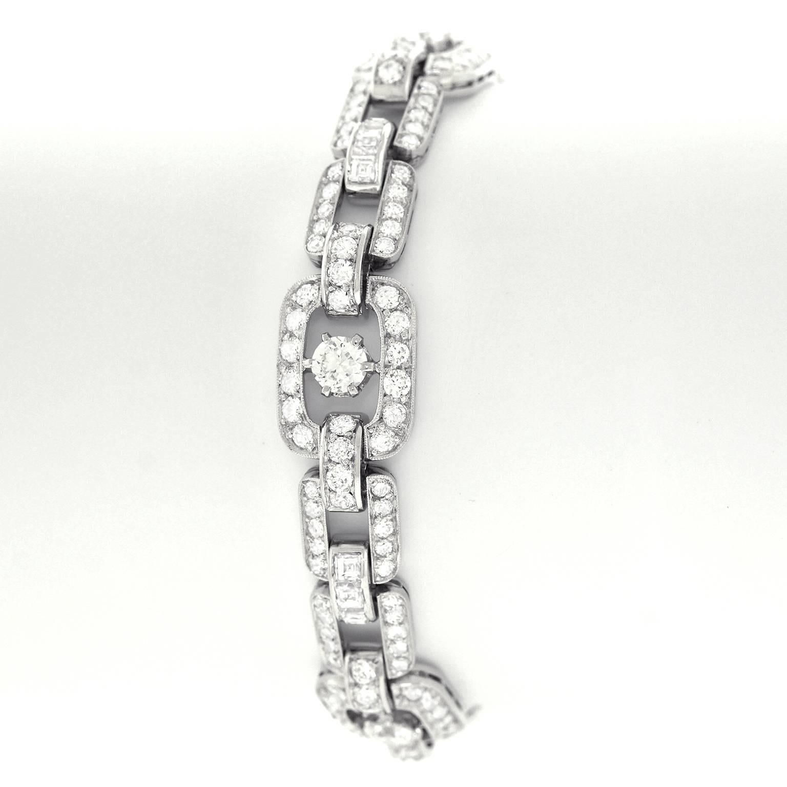 Art Deco Diamond Set Platinum Bracelet In Excellent Condition In Litchfield, CT