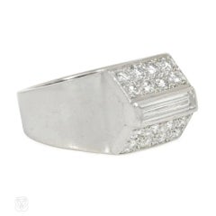 Bague Art déco en platine, de forme en coin, sertie de diamants