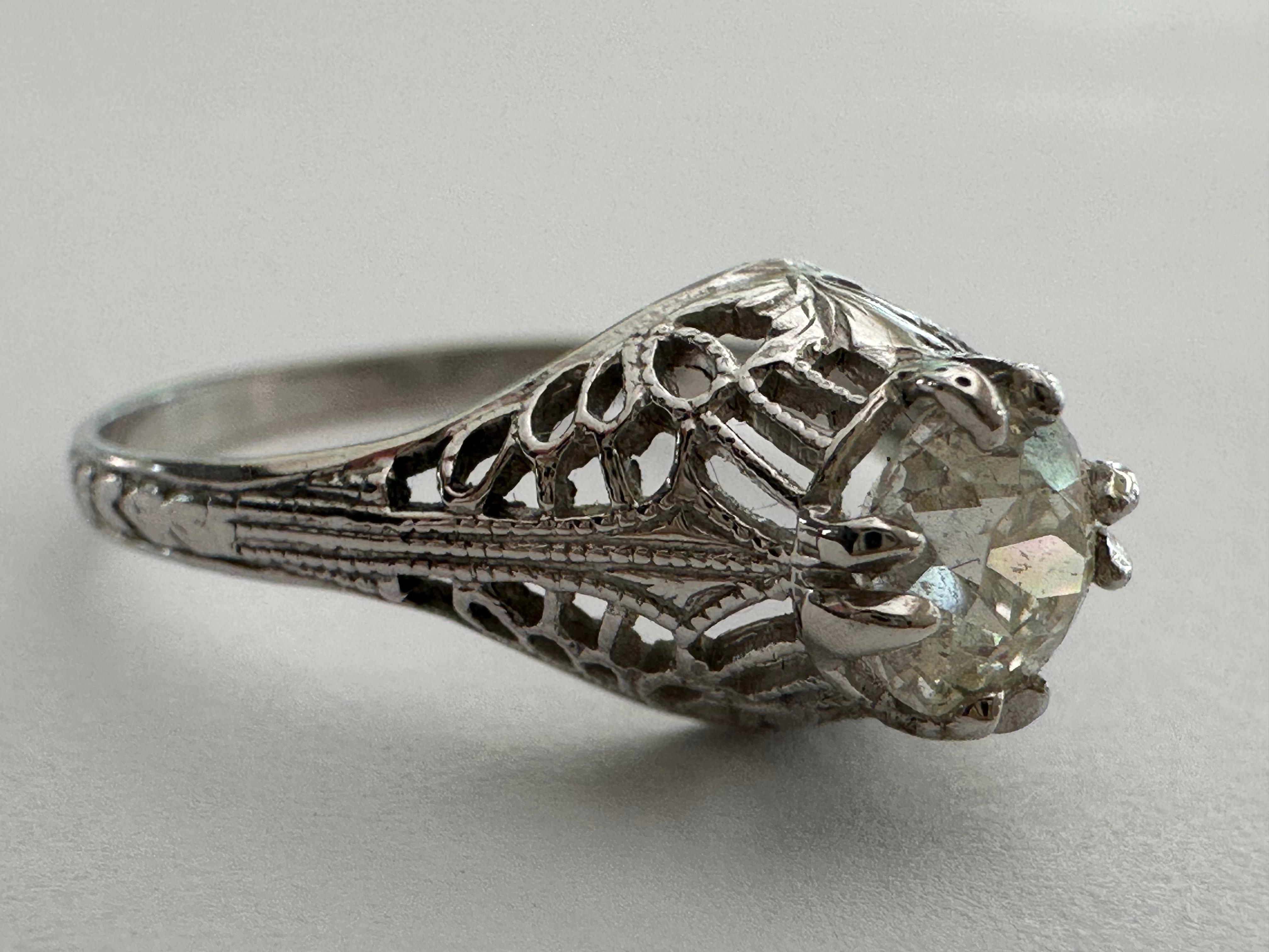 Anillo de compromiso Art Decó con diamante solitario en venta 2