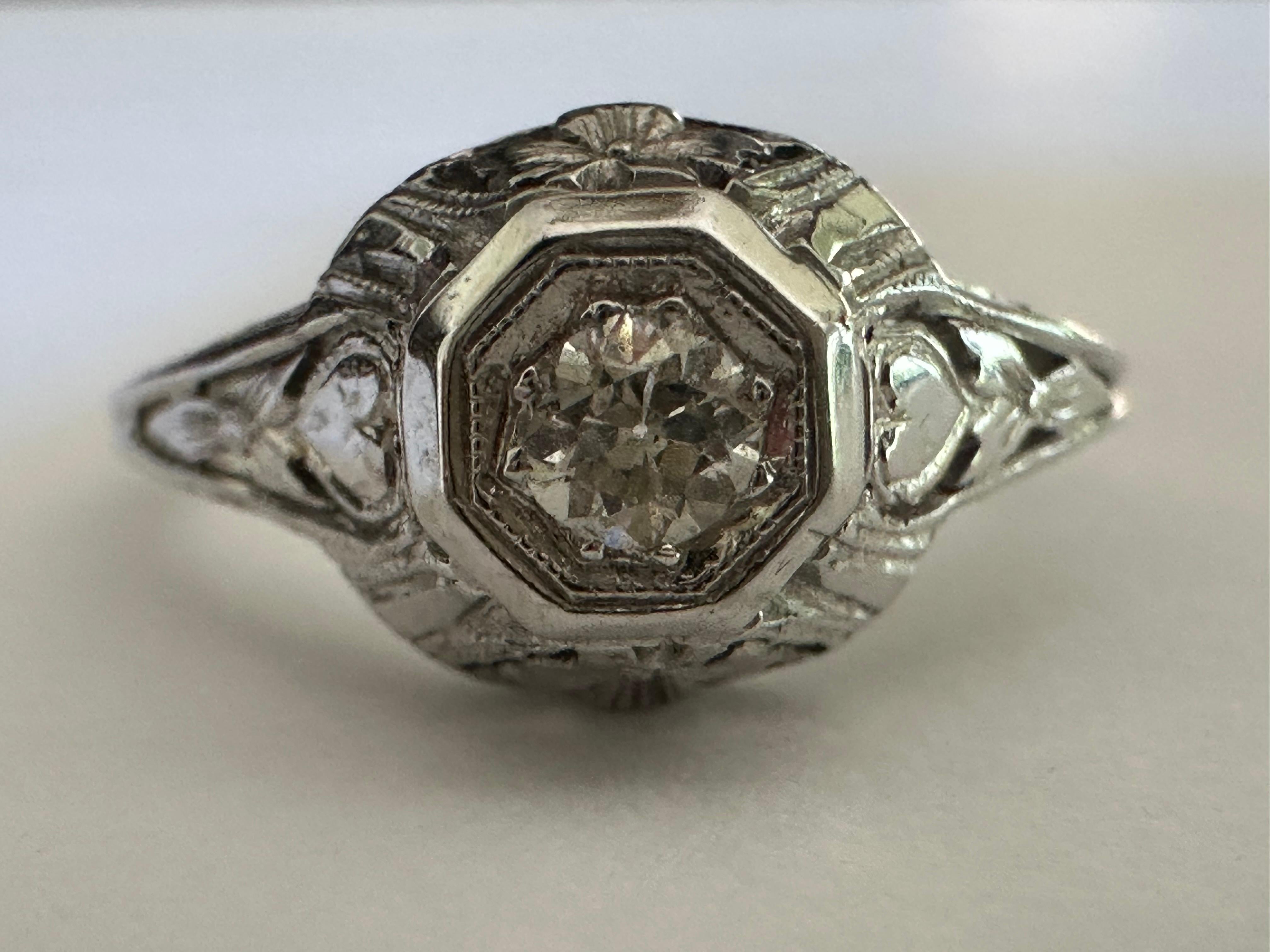 Anillo de compromiso Art Decó con diamante solitario en venta 2