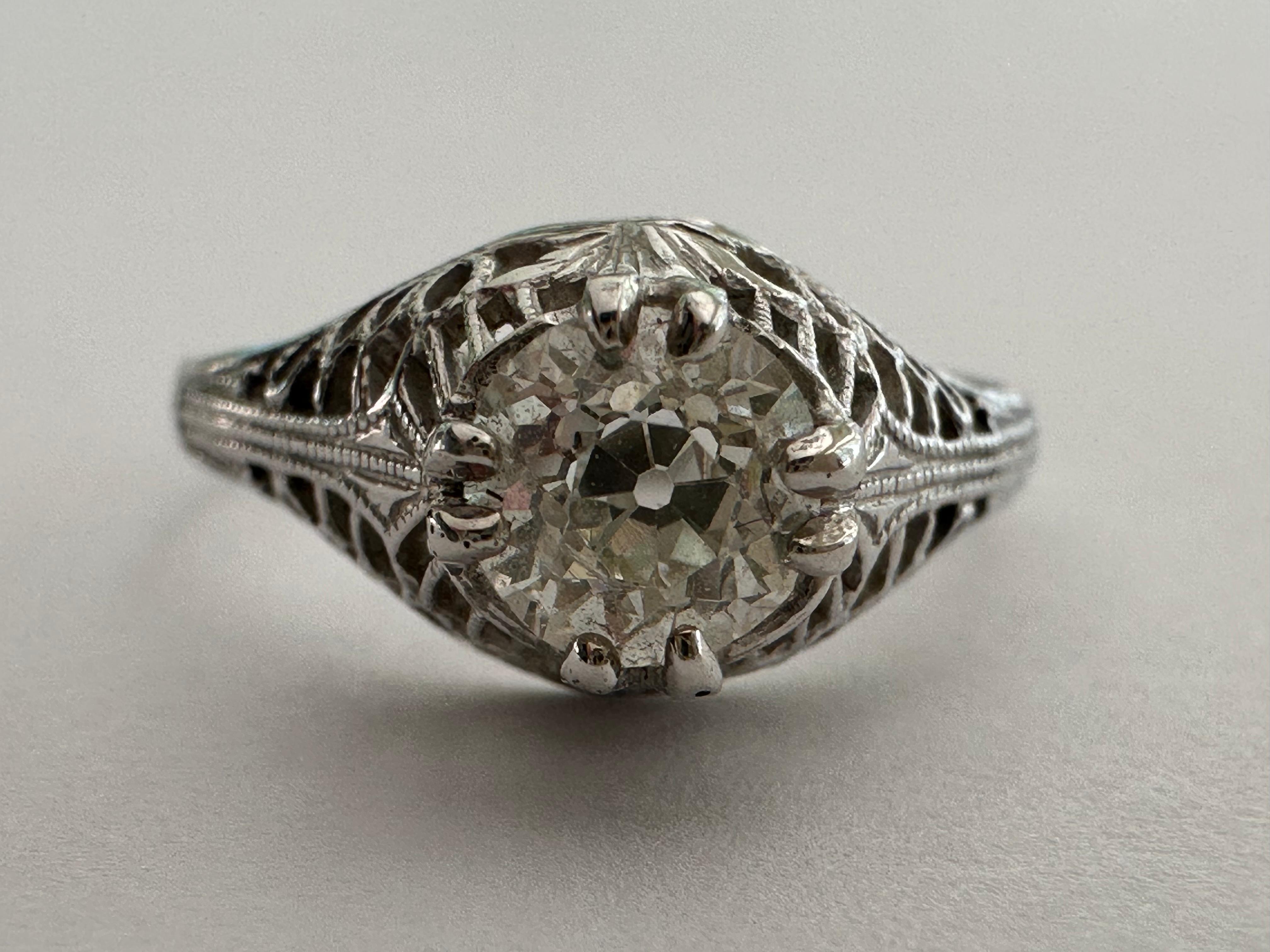 Anillo de compromiso Art Decó con diamante solitario en venta 3