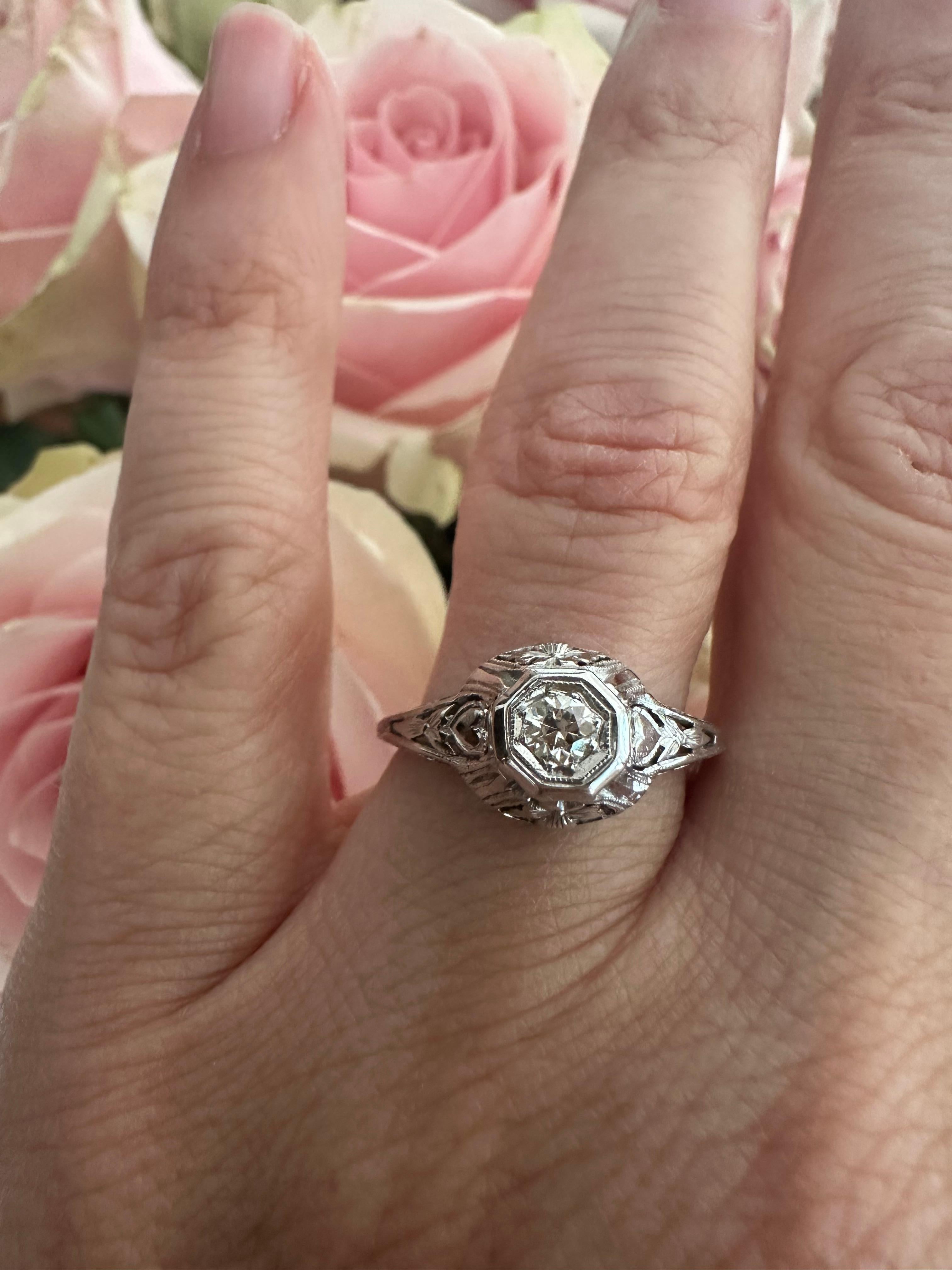 Anillo de compromiso Art Decó con diamante solitario en venta 3