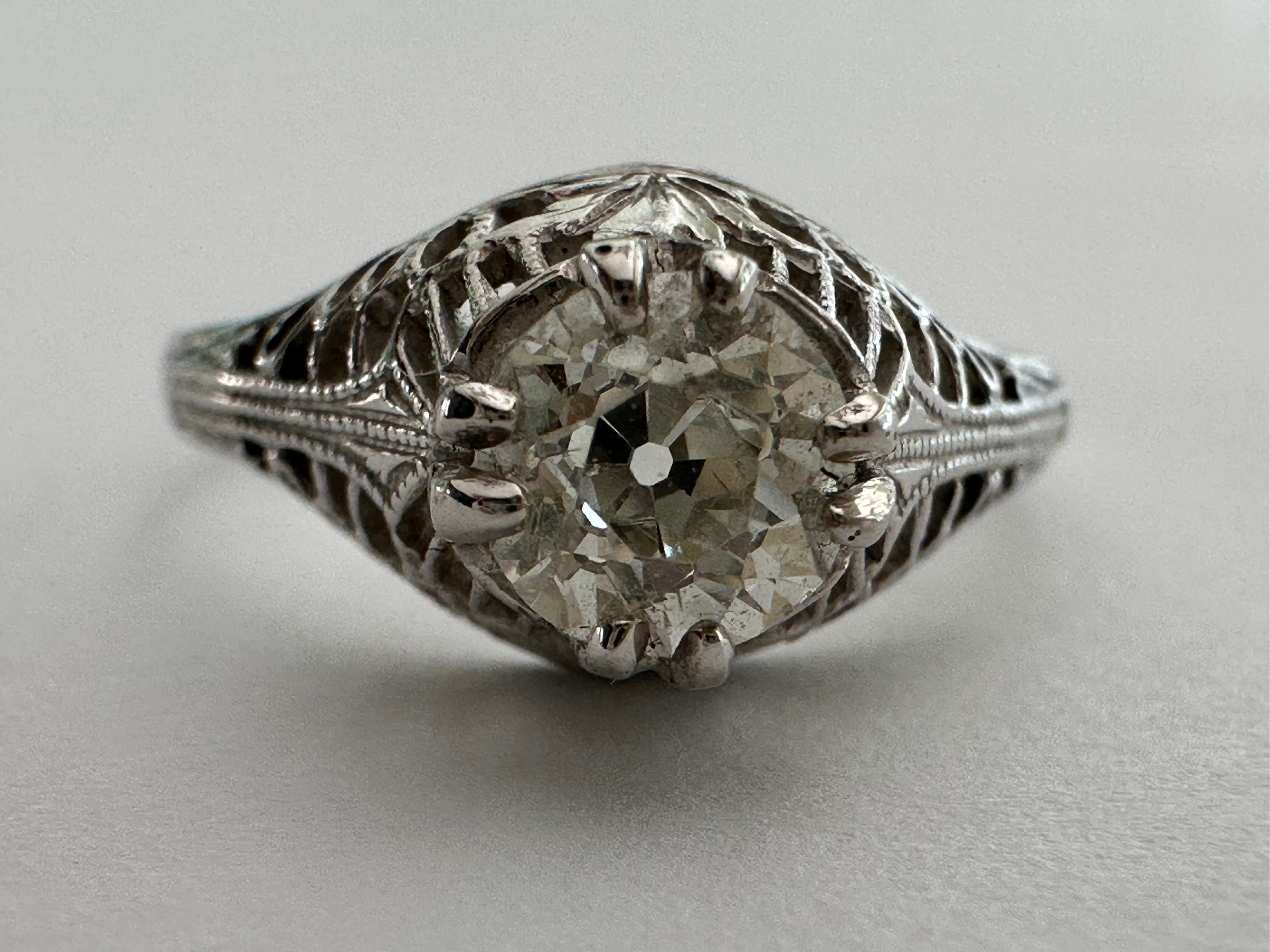 Anillo de compromiso Art Decó con diamante solitario en venta