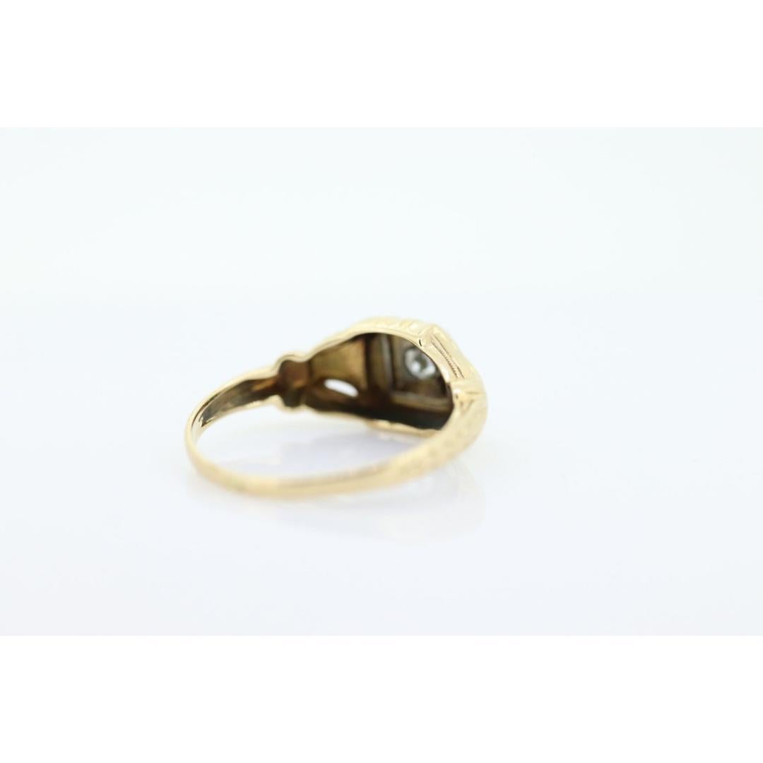 Round Cut Art Deco Diamond Solitaire Ring. 14k Gold Old European Cut diamond floral Ring For Sale