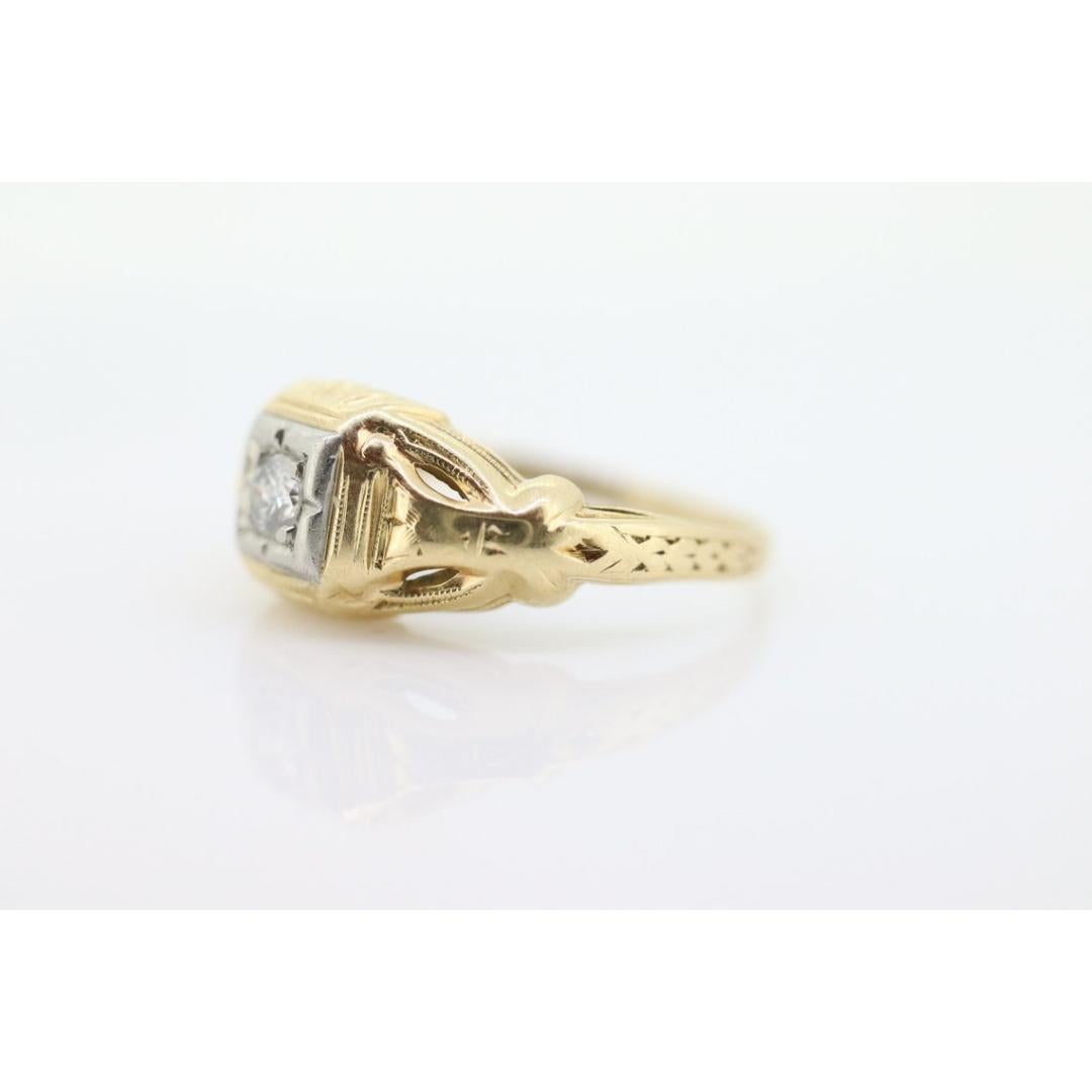 Art Deco Diamond Solitaire Ring. 14k Gold Old European Cut diamond floral Ring In Good Condition For Sale In Port Charlotte, FL