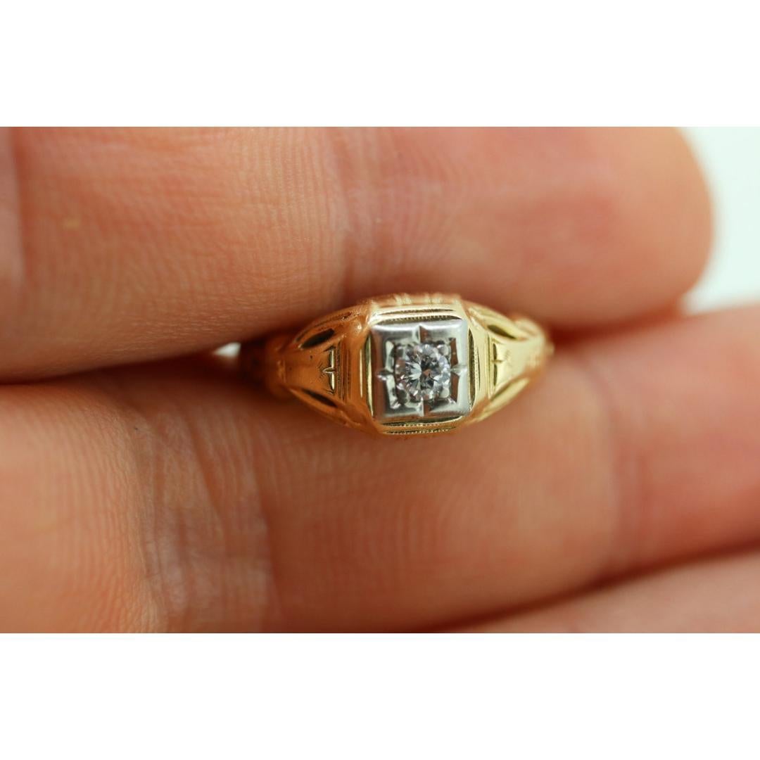Art Deco Diamond Solitaire Ring. 14k Gold Old European Cut diamond floral Ring For Sale 1