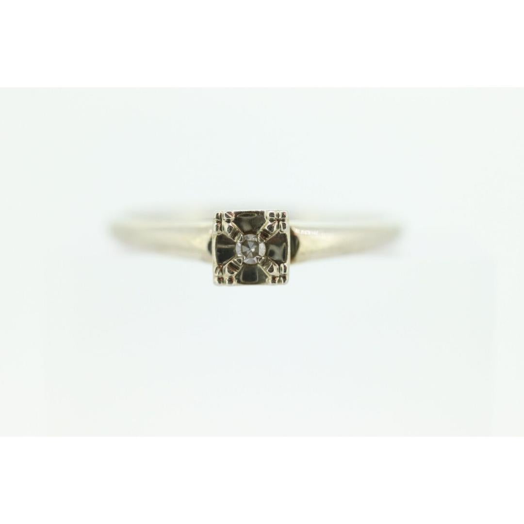 Art Deco Diamant Solitär Ring. 18k Gold quadratisch gefasster Diamant Solitär Ring. im Angebot 1
