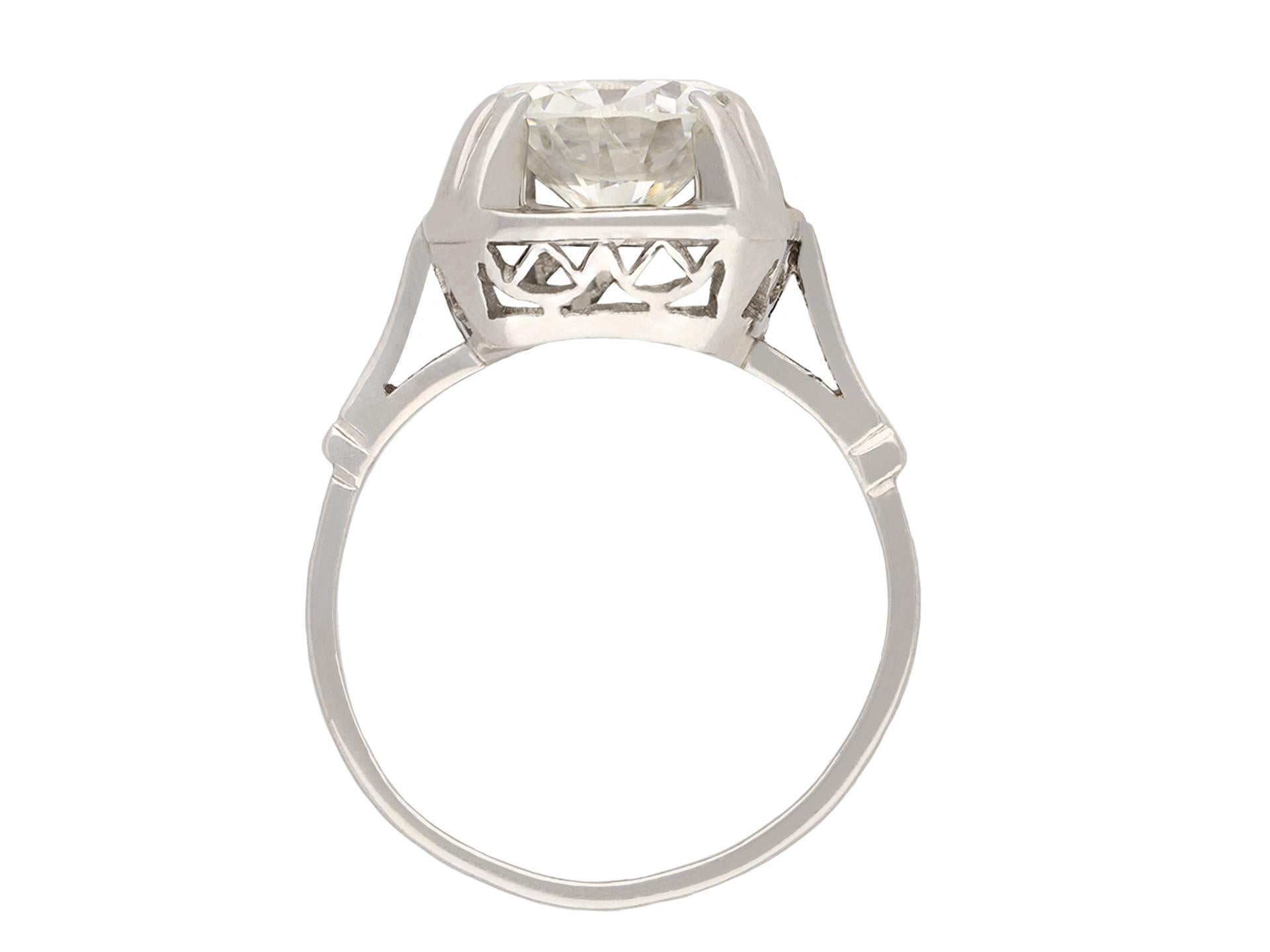 Old European Cut Art Deco diamond solitaire ring, French, circa 1935. For Sale