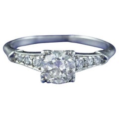 Art Deco Diamond Solitaire Ring in 1 Carat of Diamond, circa 1920