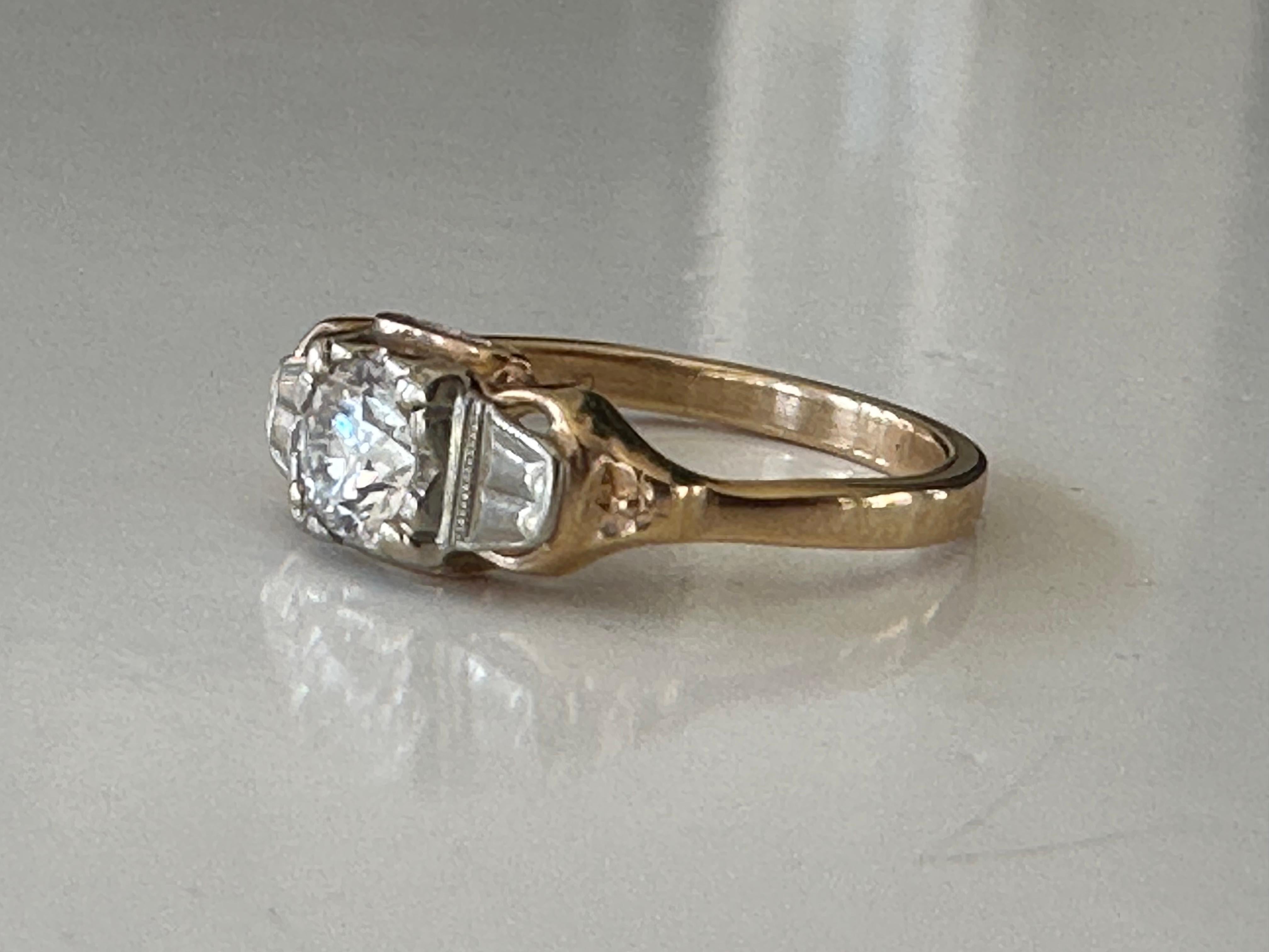 Art Deco Diamond Solitaire Two-Tone Bow Ring In Good Condition For Sale In Denver, CO