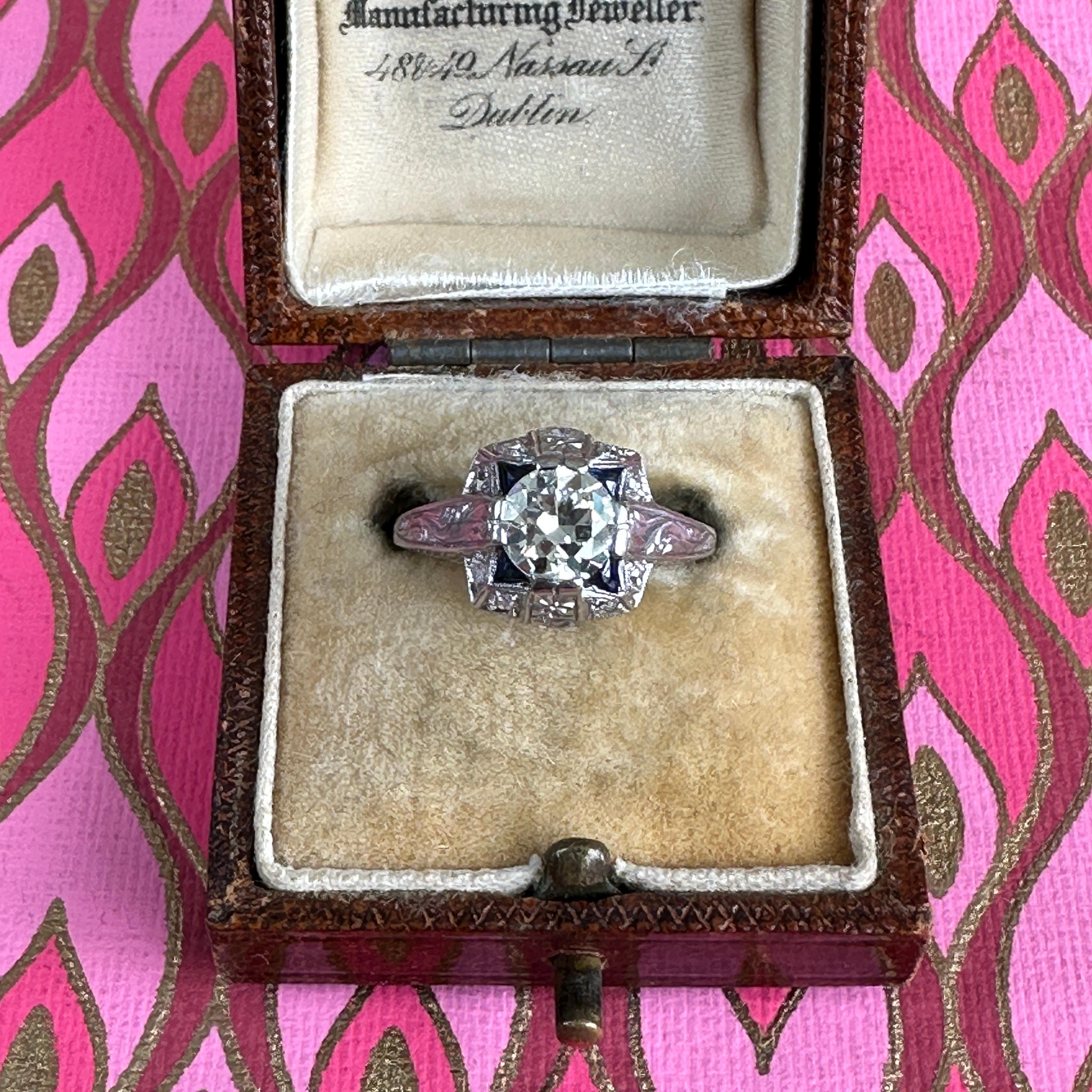 Art Deco Diamond & Synthetic Sapphire Engraved 1 Carat Platinum Ring For Sale 3