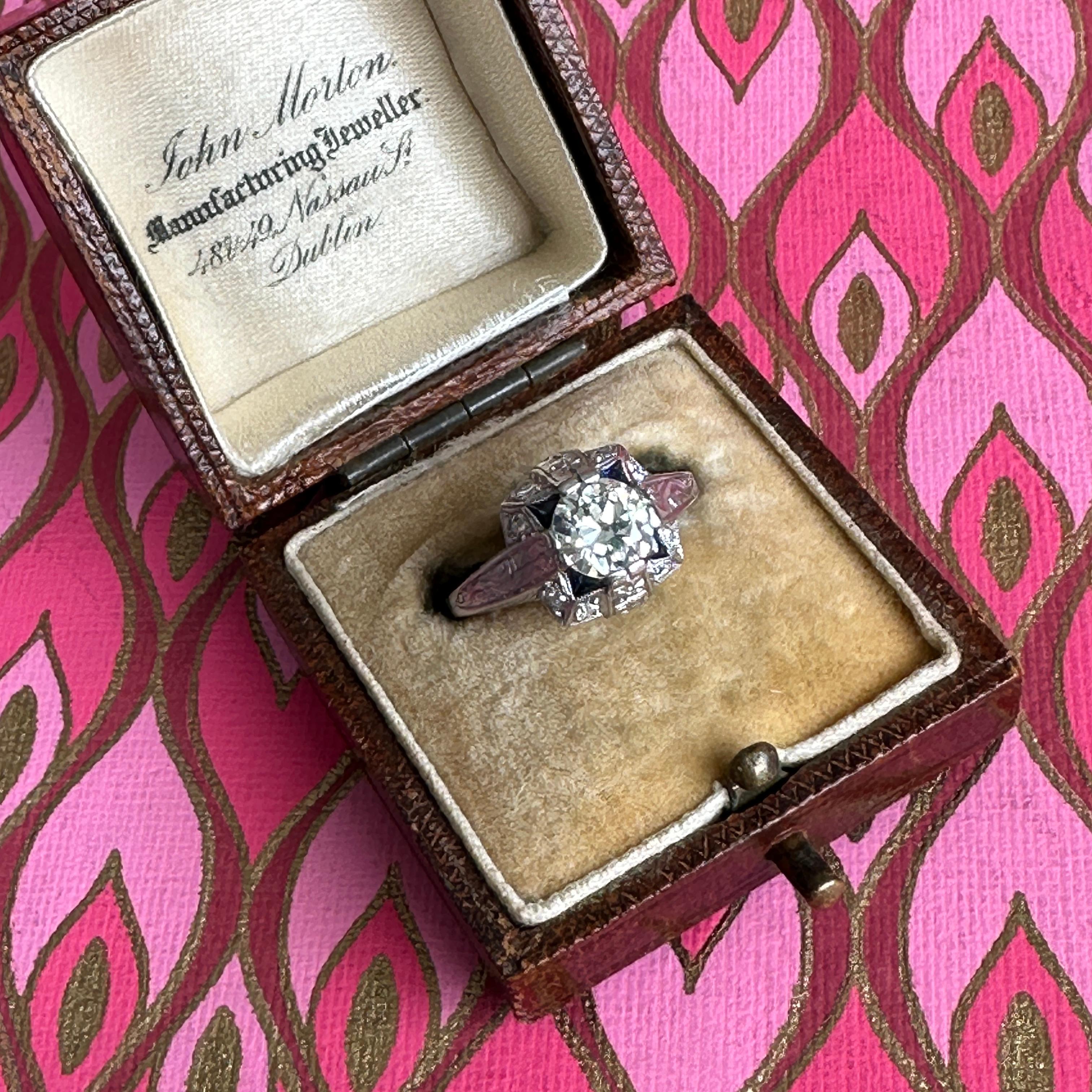 Art Deco Diamond & Synthetic Sapphire Engraved 1 Carat Platinum Ring For Sale 4