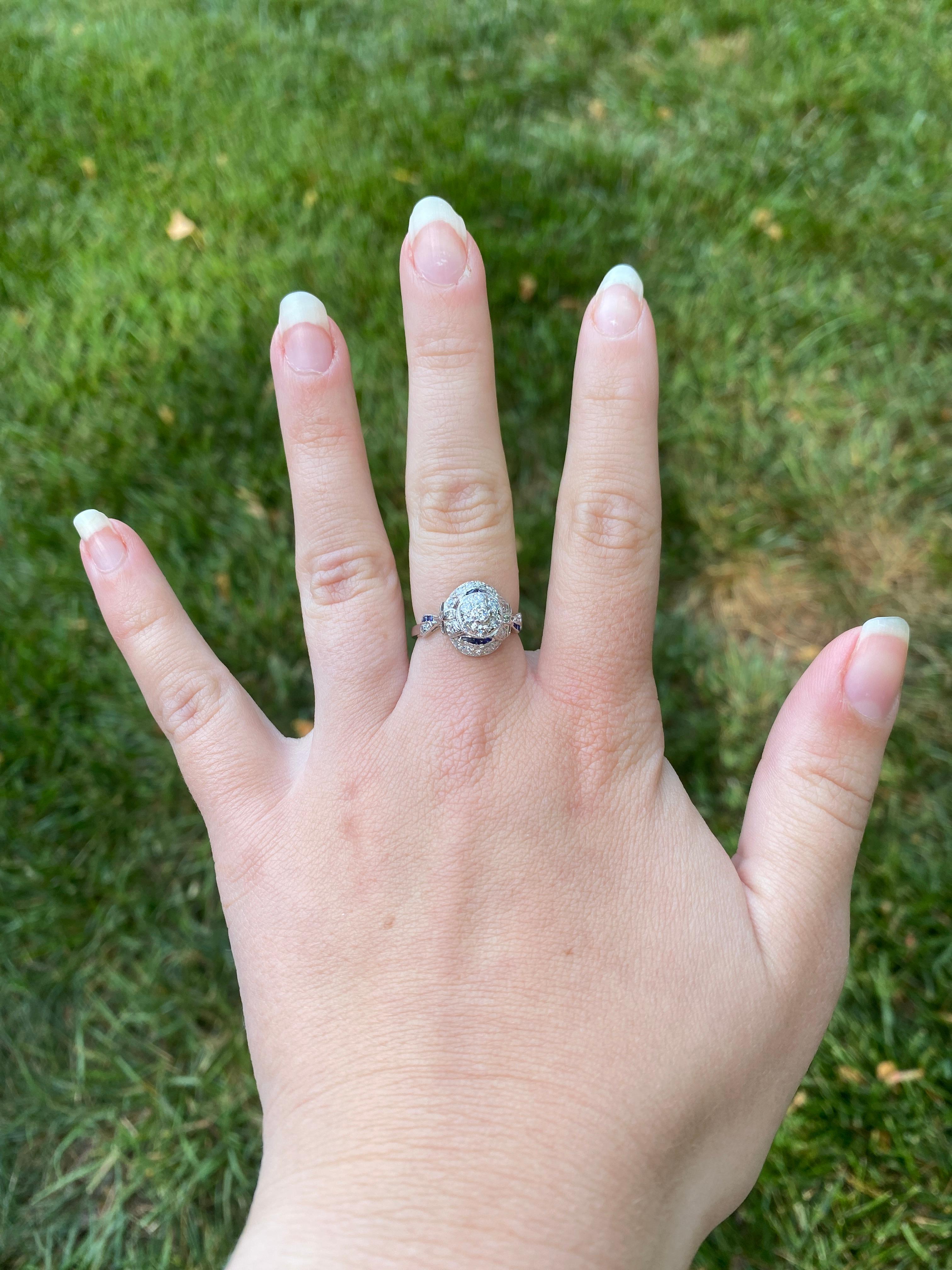 Bague Art déco en platine, diamant et saphir synthétique, taille 7 Unisexe en vente