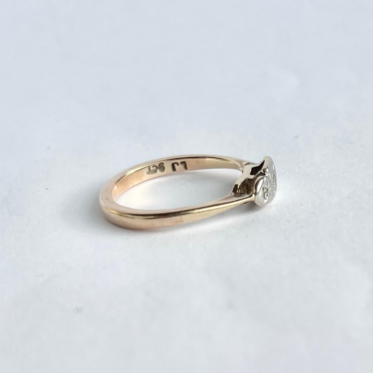 Art Deco Diamond Three-Stone 9 Carat Gold Ring For Sale 1
