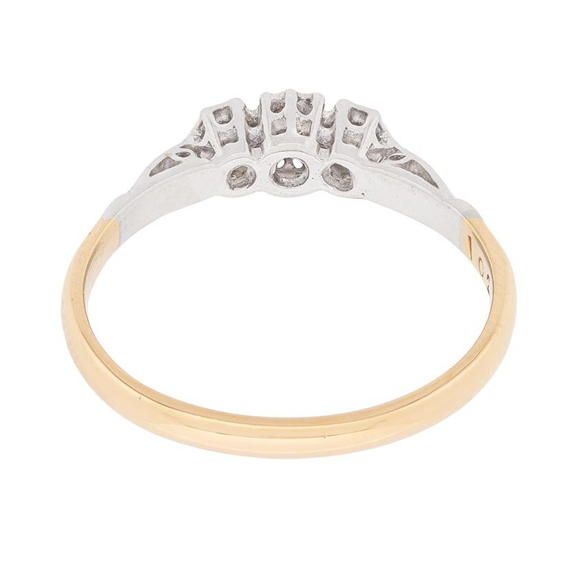 Art Deco Diamond Three-Stone Engagement Ring, circa 1920s im Zustand „Gut“ in London, GB