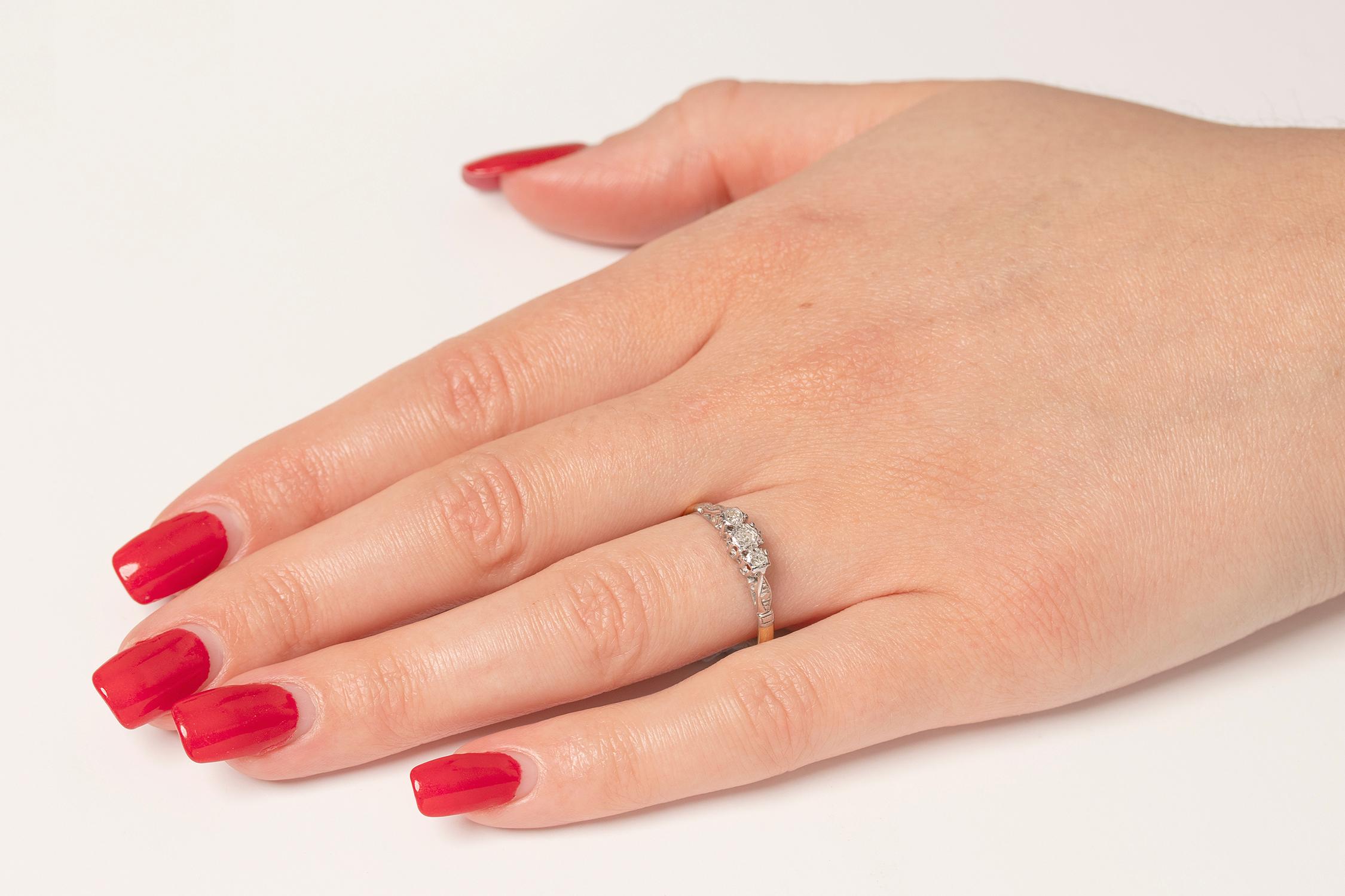 Art Deco Diamond Three-Stone Engagement Ring, circa 1920s 2