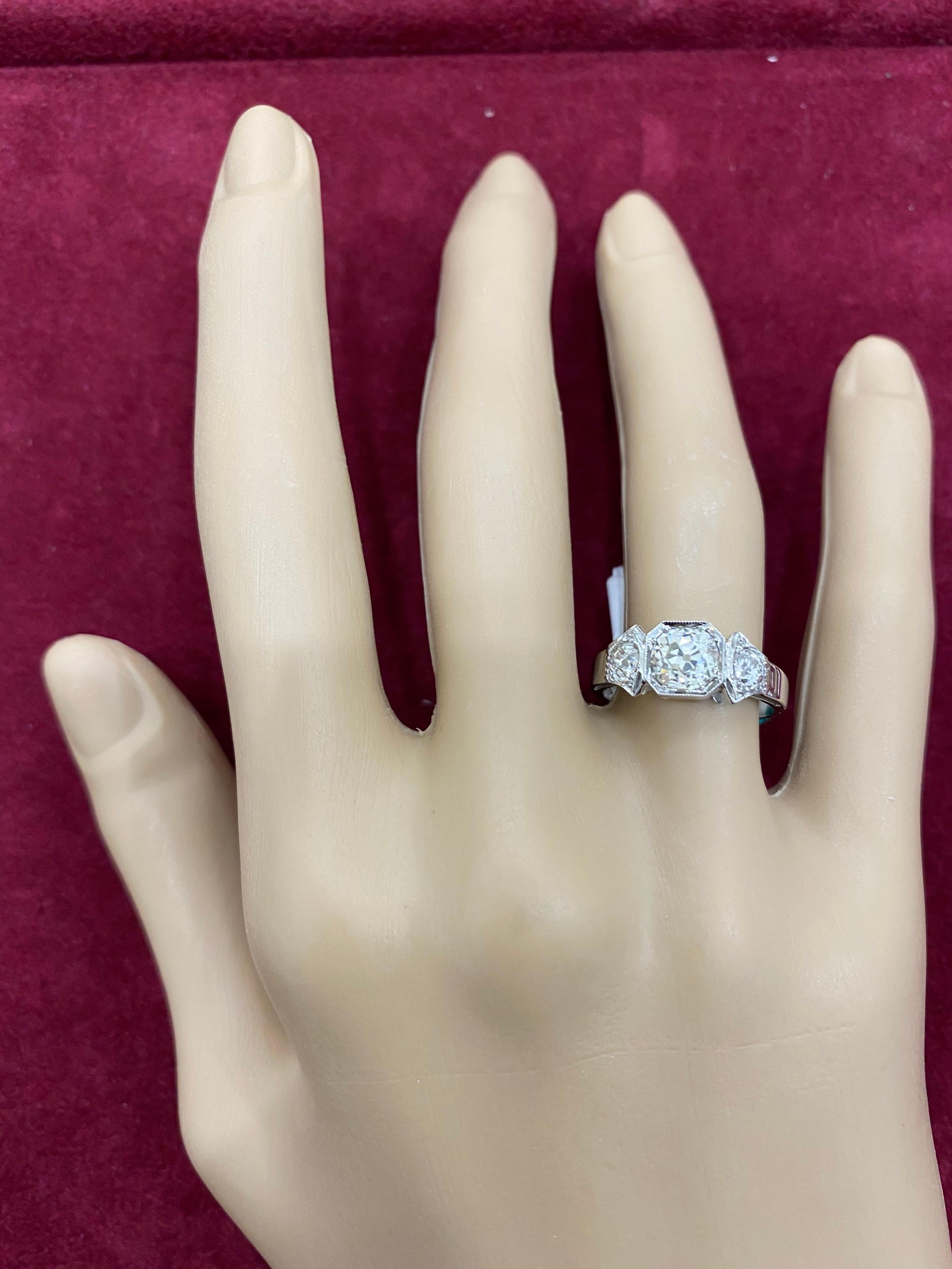 Art Deco Diamond Three-Stone Gold Ring 6